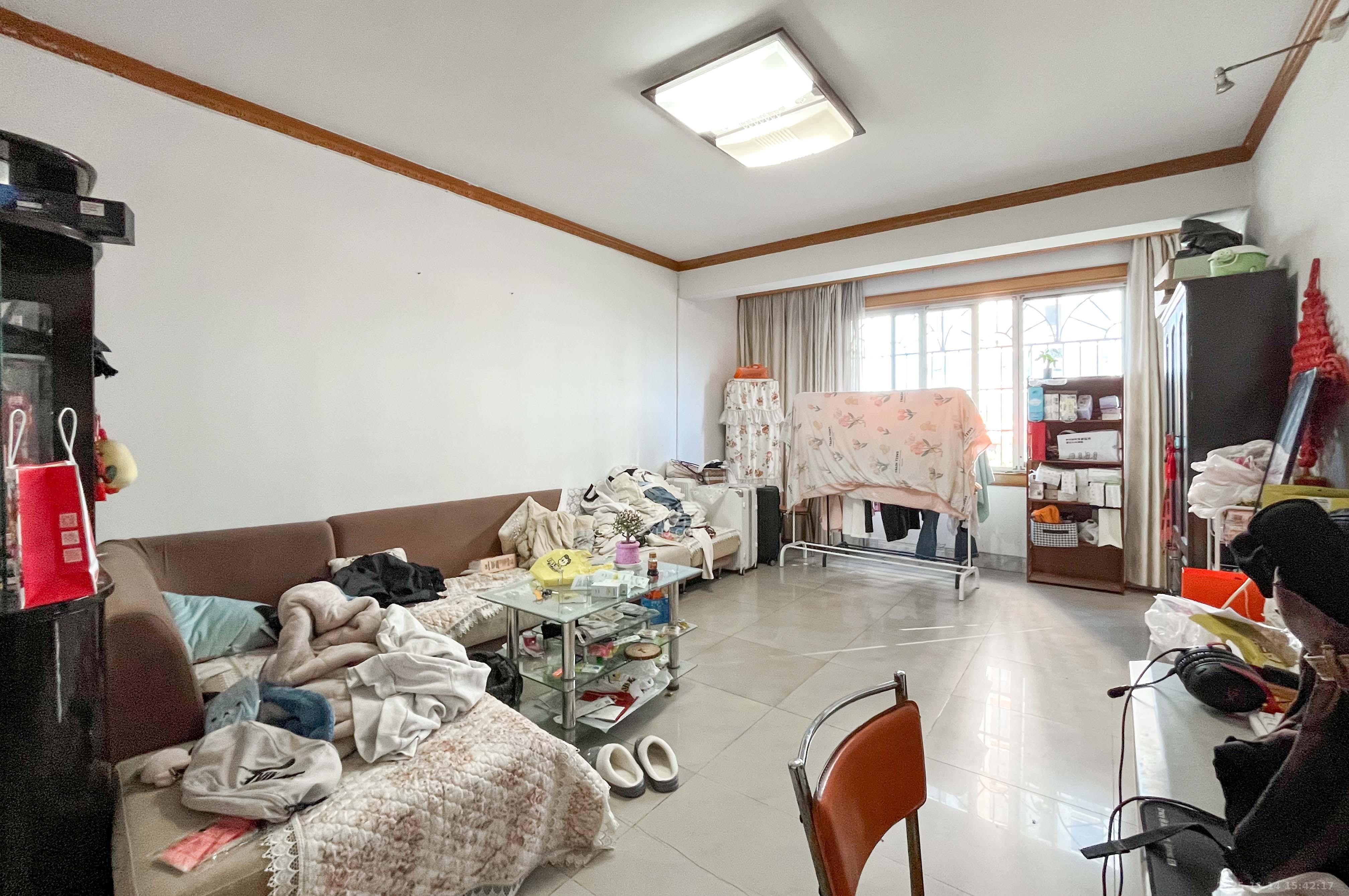 欣欣新村  2室2厅1卫    48.8万客厅