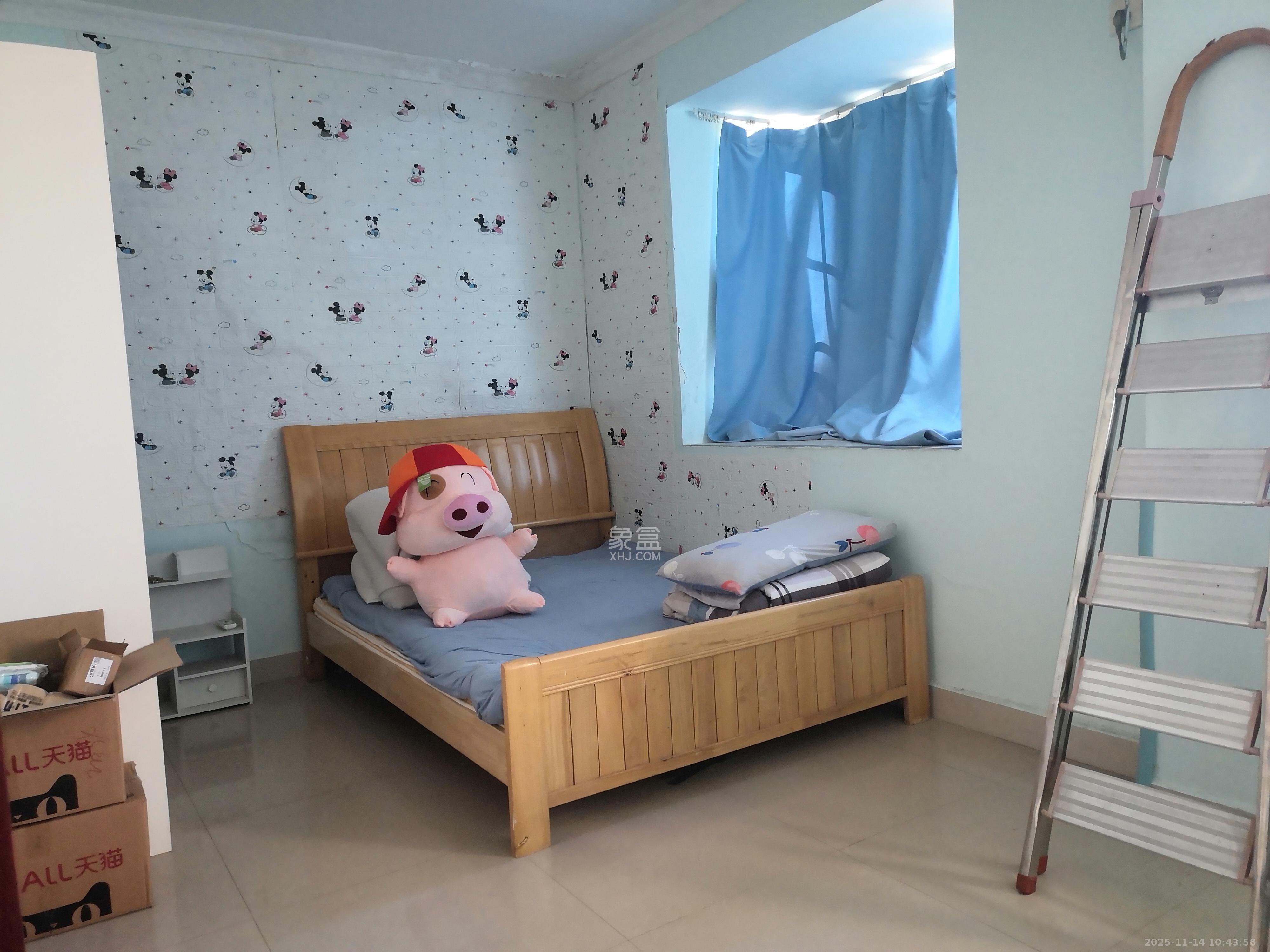 润芳园  3室2厅1卫    2000.0元/月室内图