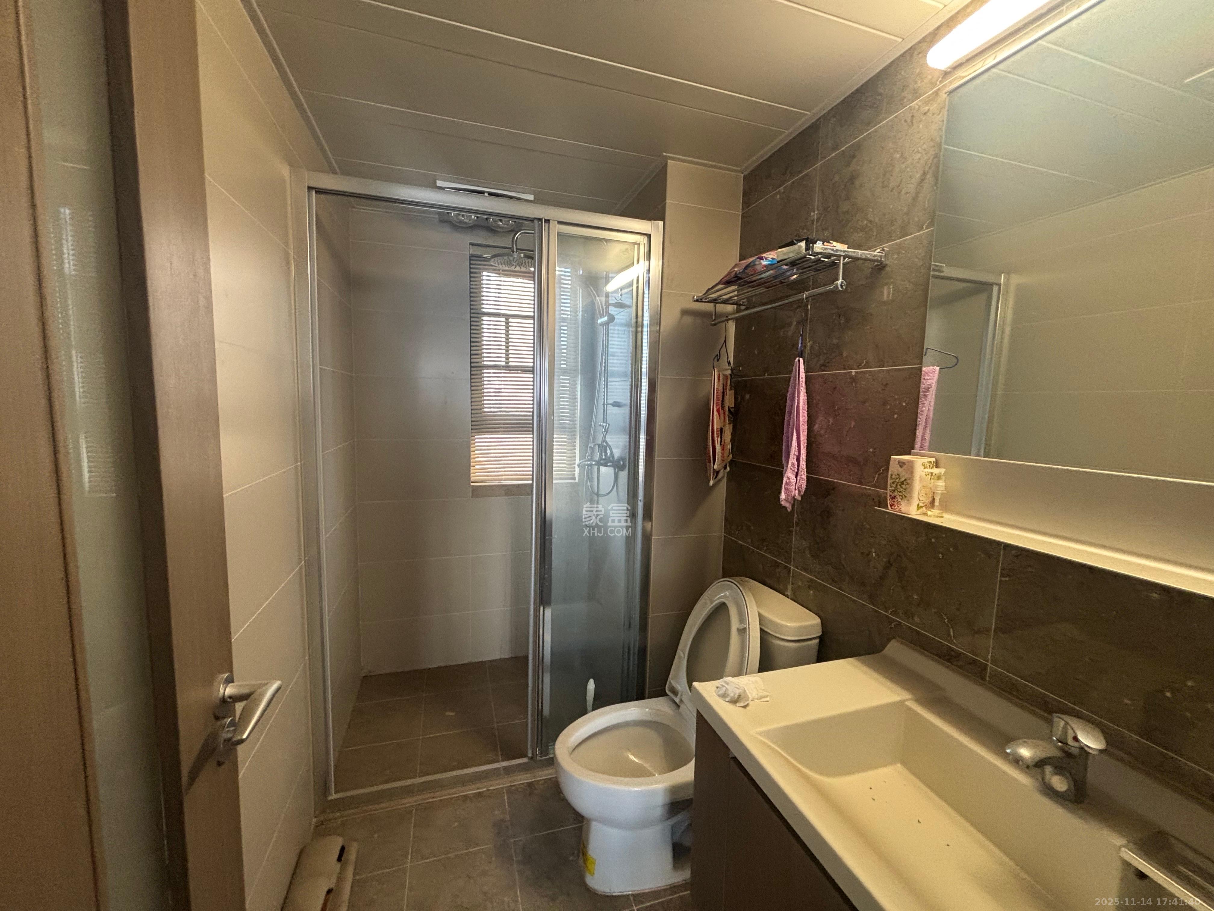 万科金域缇香  4室2厅2卫    4000.0元/月室内图