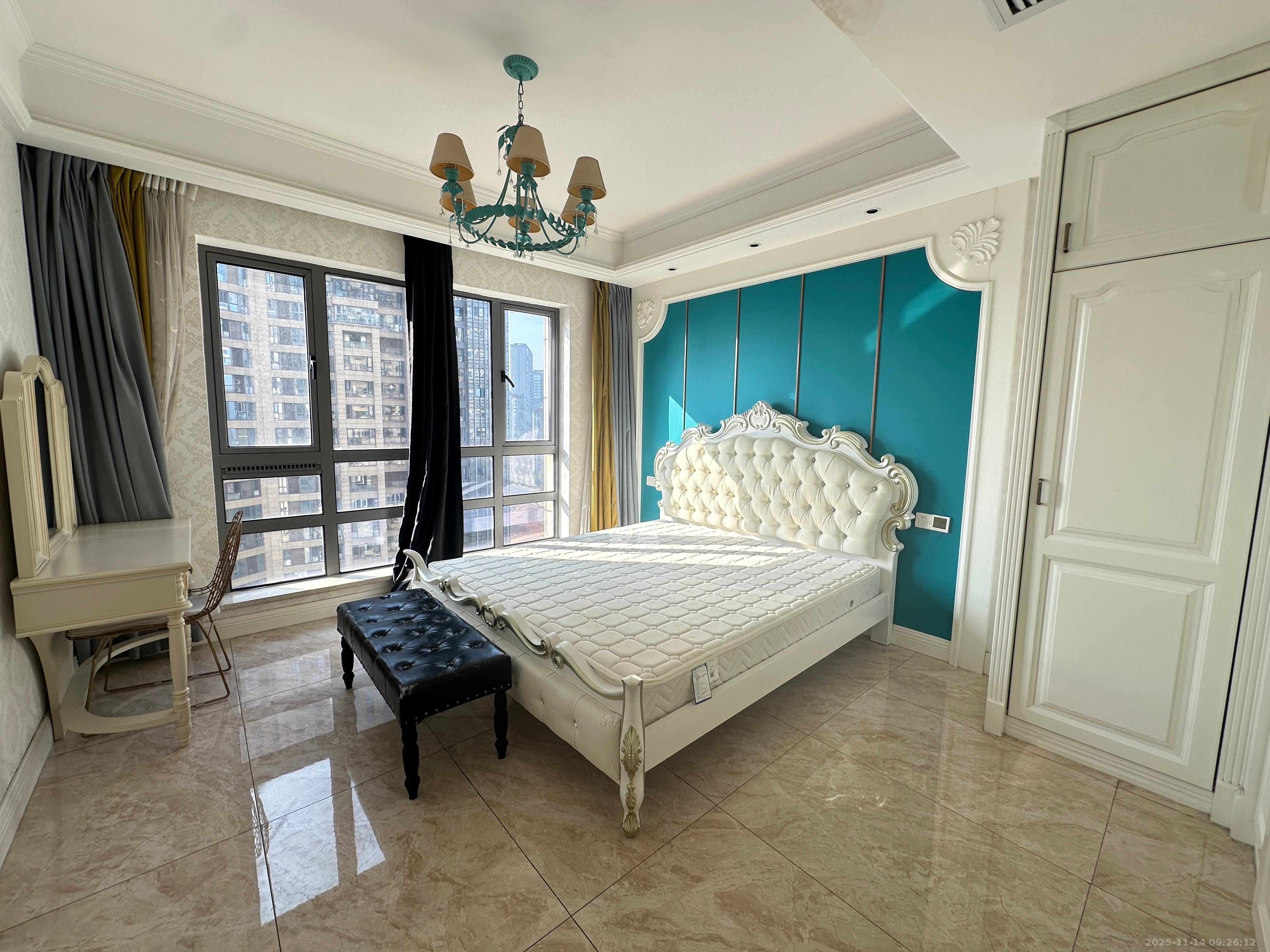 保利国际广场  3室2厅2卫    8000.0元/月室内图