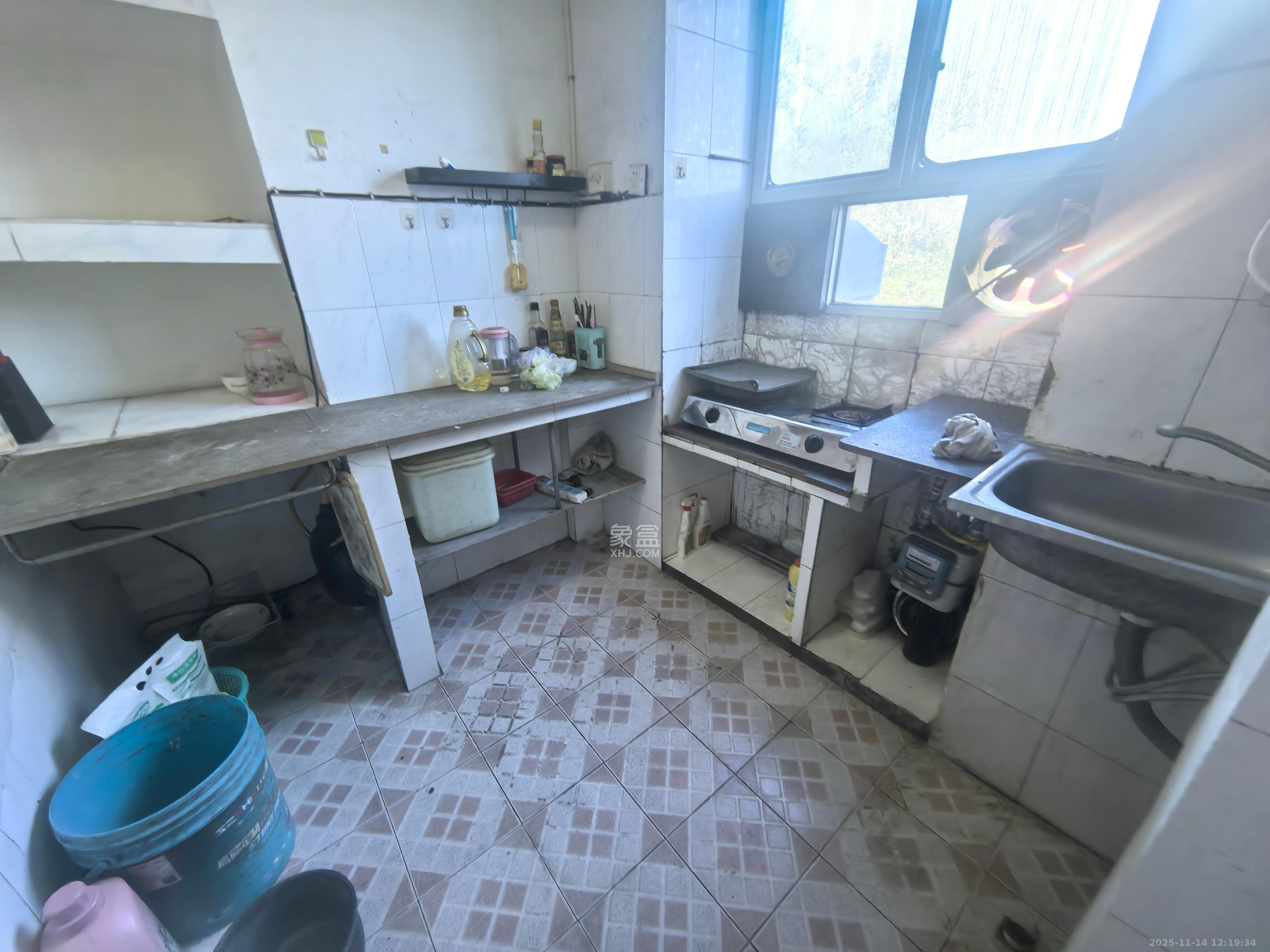 宝塔山私房散盘  1室0厅0卫    1500.0元/月室内图