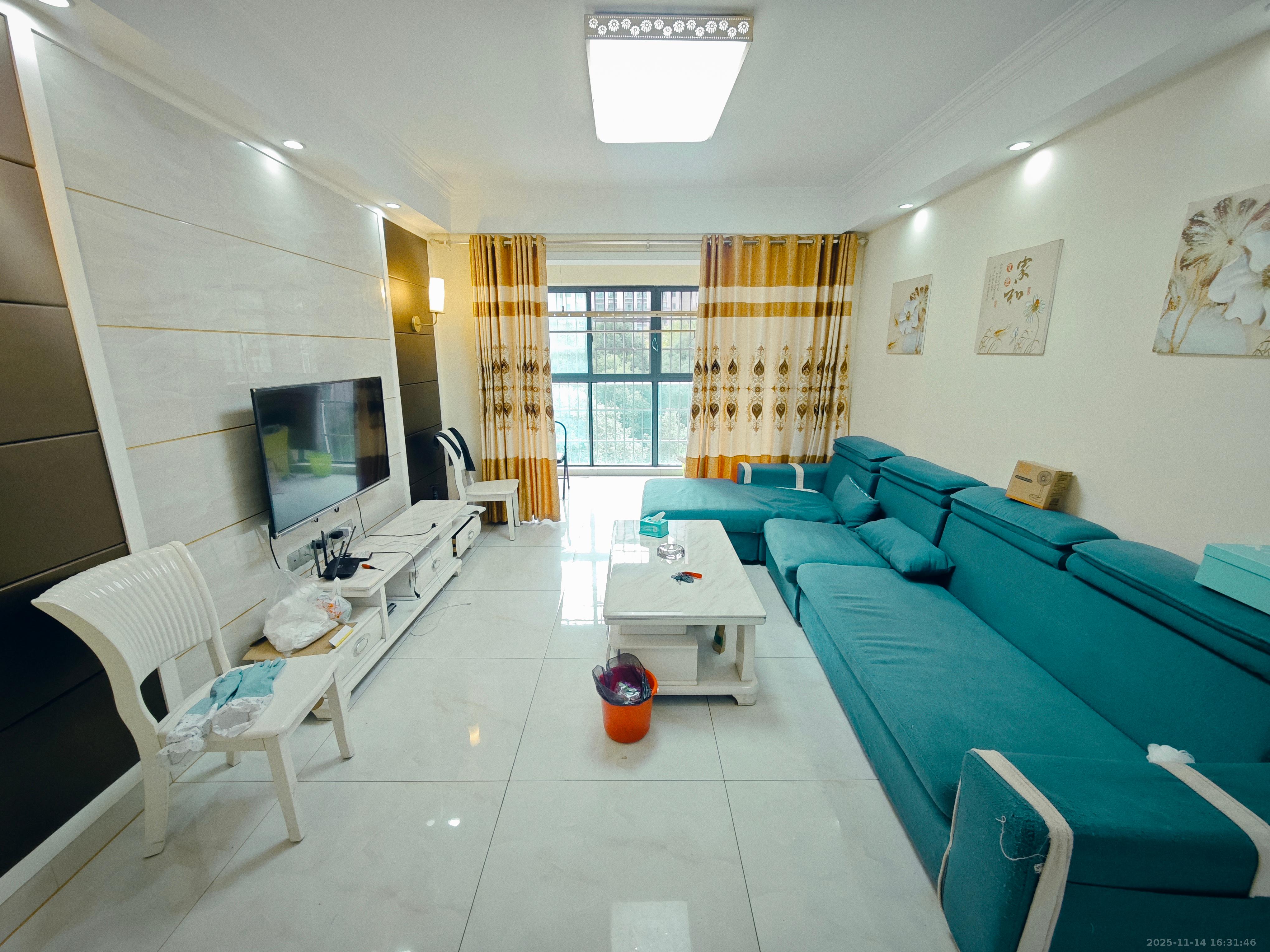 栗雨香堤  3室2厅1卫    1800.0元/月室内图