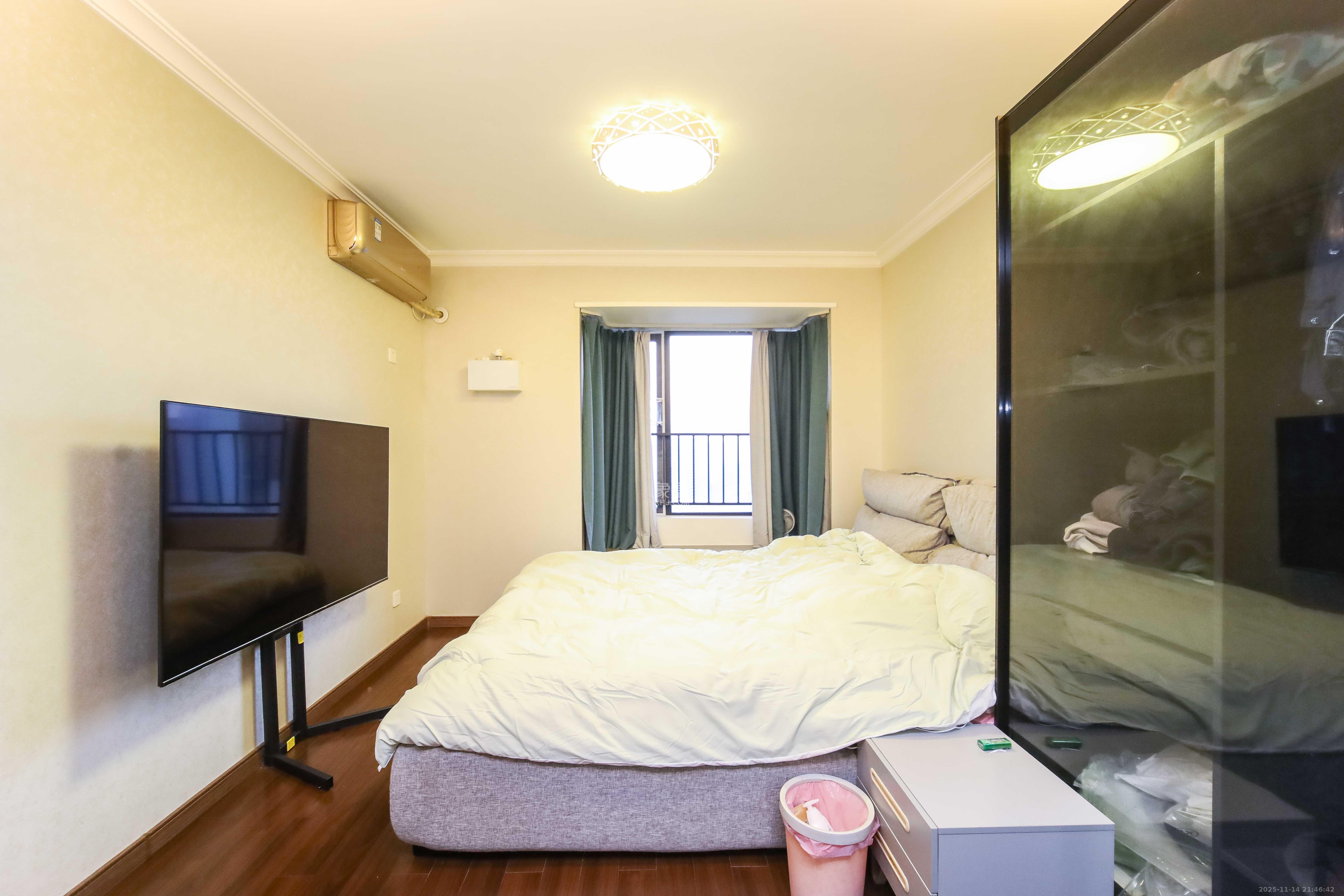 万科金域蓝湾 4室2厅2卫 185.0万 万科金域蓝湾 4室2厅2卫 185.0万卧室