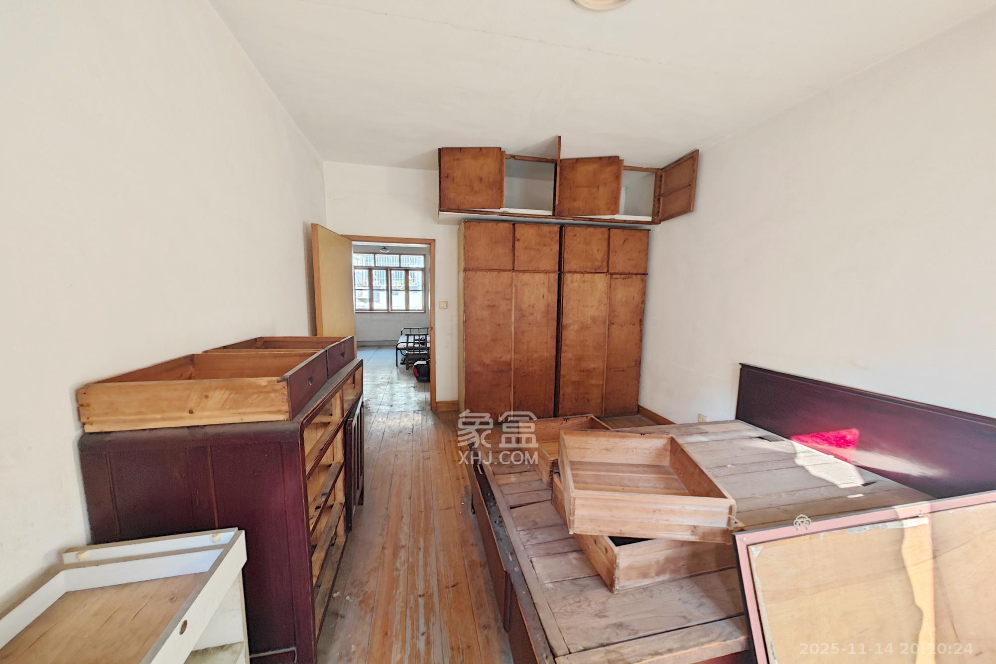 王公塘社区  2室1厅1卫    40.0万卧室