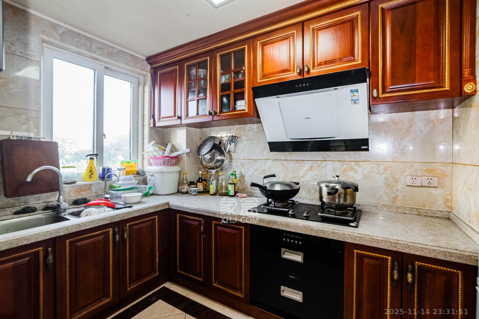 五矿沁园金城（春和景园）  4室2厅2卫    125.0万厨房