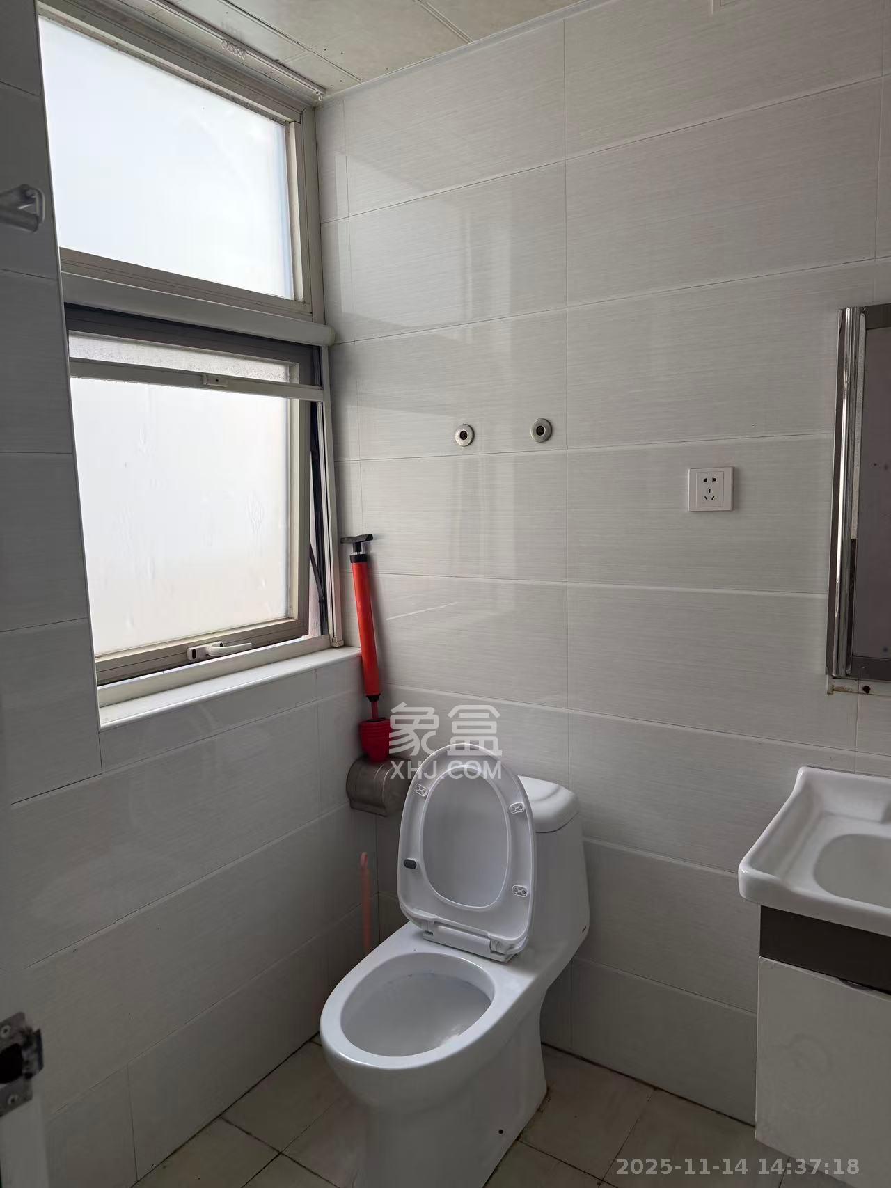 北辰三角洲E5区  3室2厅2卫    3500.0元/月室内图