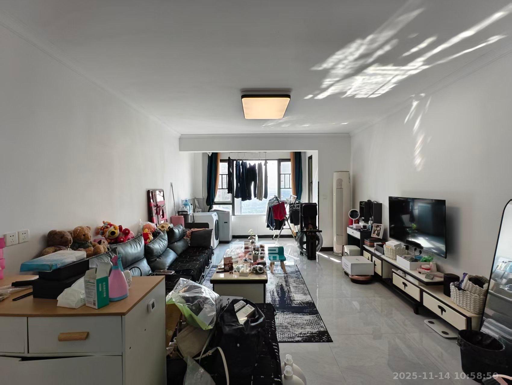 东合新苑  3室1厅1卫    2400.0元/月