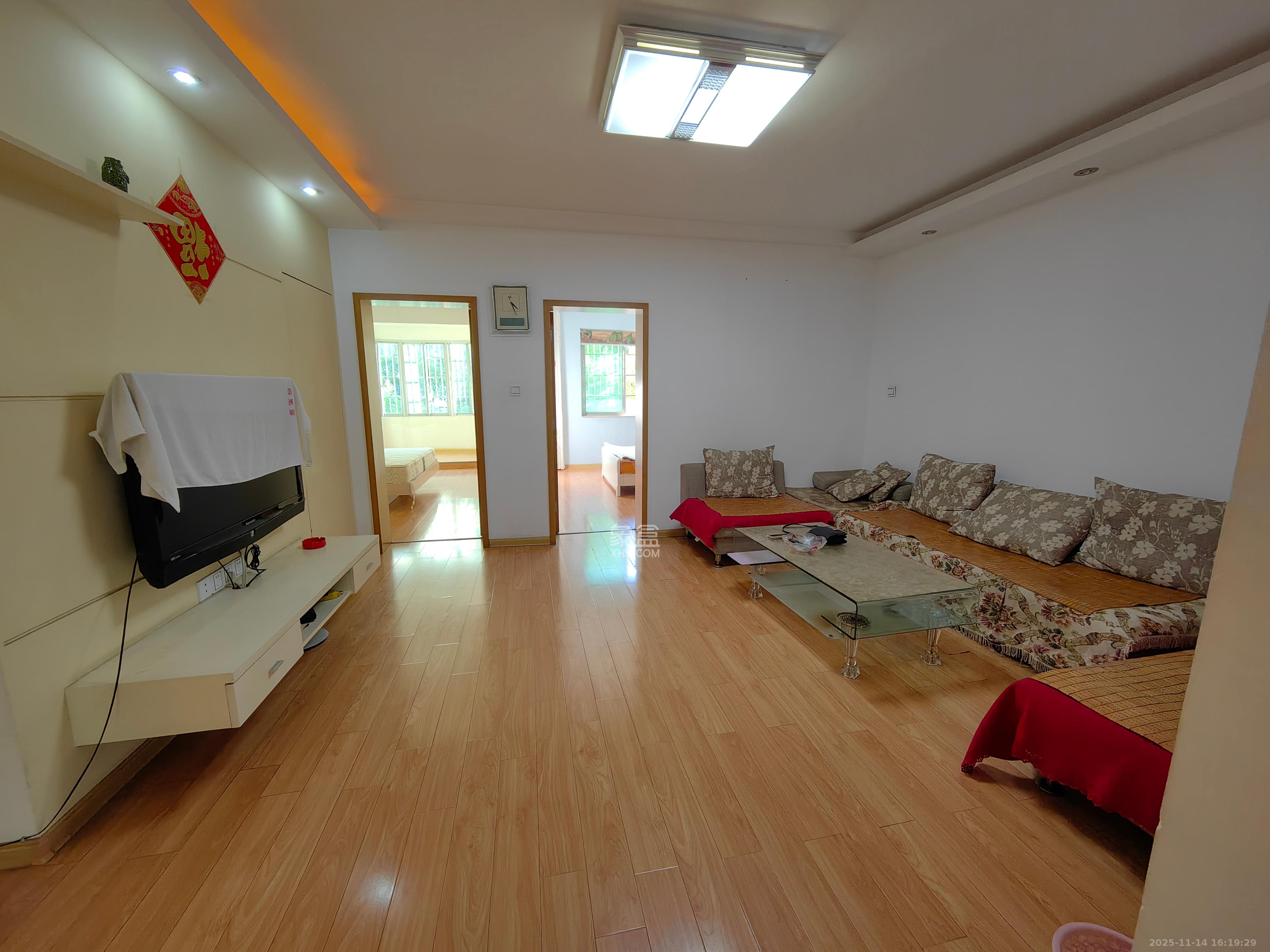 中南汽车世界 3室2厅1卫 1300.0元/月 中南汽车世界 3室2厅1卫 1300.0元/月室内图