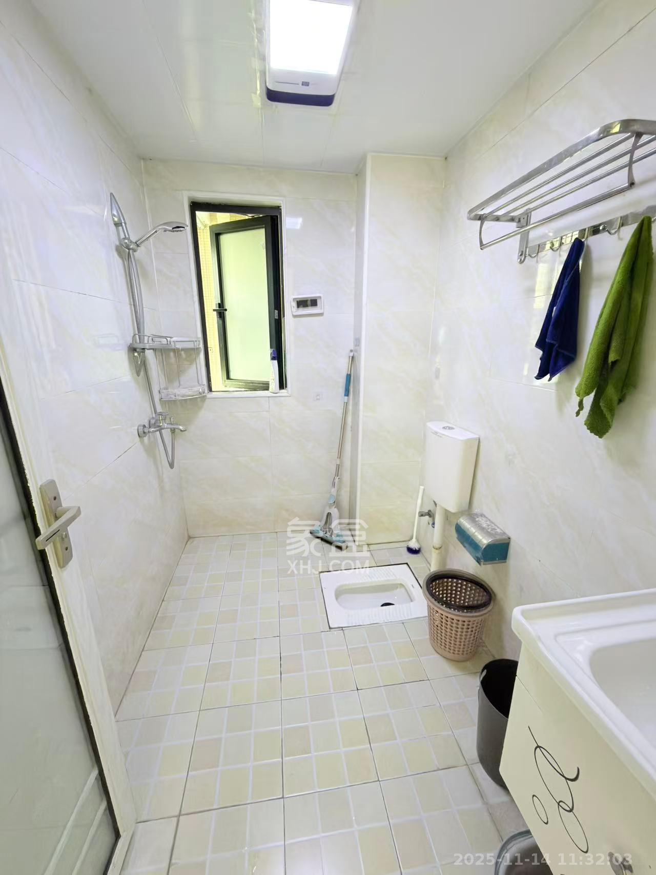 长房云时代  3室2厅1卫    2400.0元/月室内图