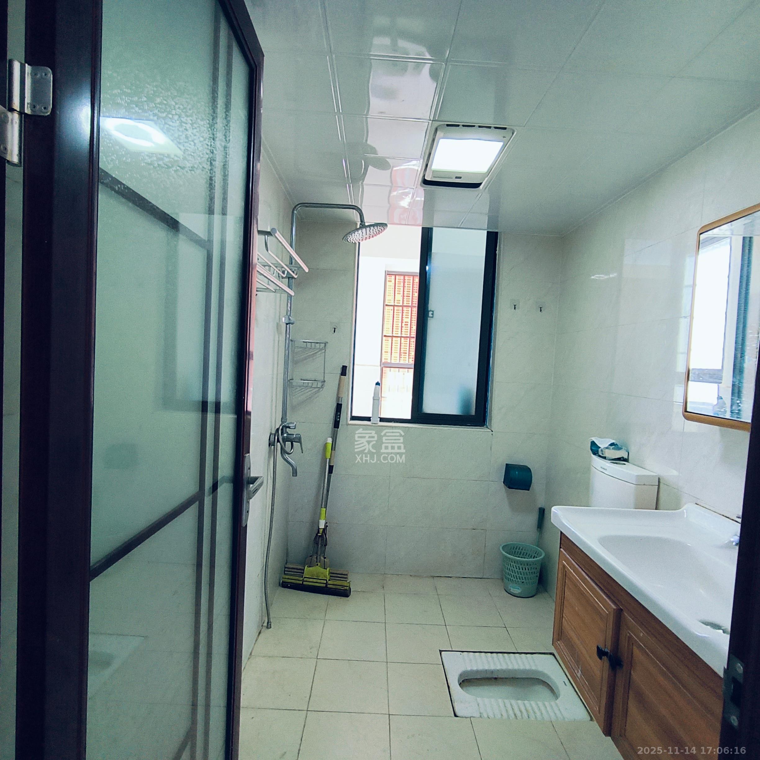 海德公园  4室2厅2卫    2200.0元/月室内图