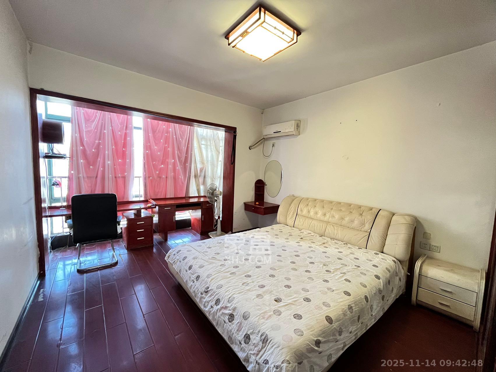 望兴景园一期 3室2厅1卫 2400.0元/月 望兴景园一期 3室2厅1卫 2400.0元/月室内图