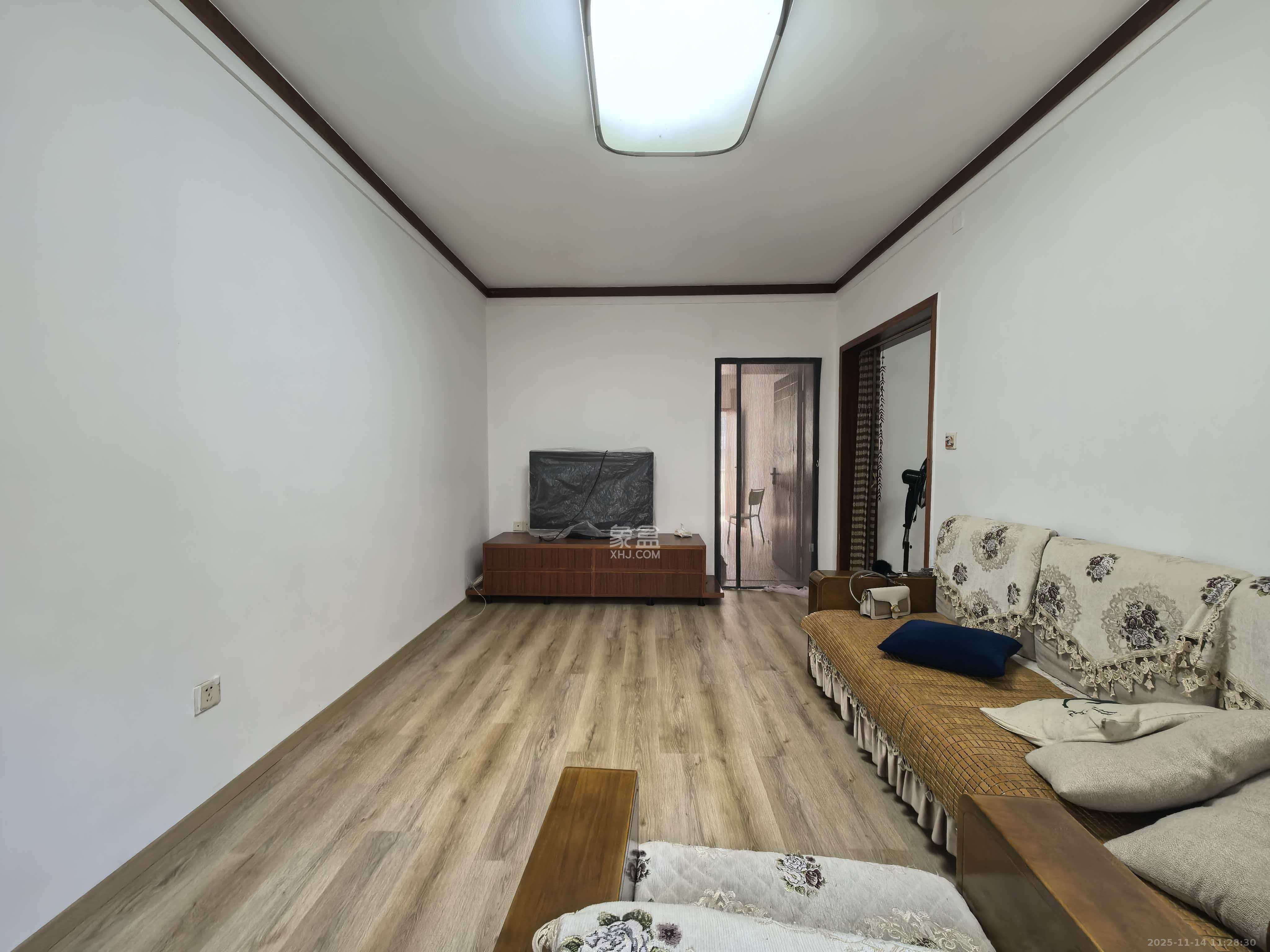 东风二村社区房  2室1厅1卫    2000.0元/月室内图