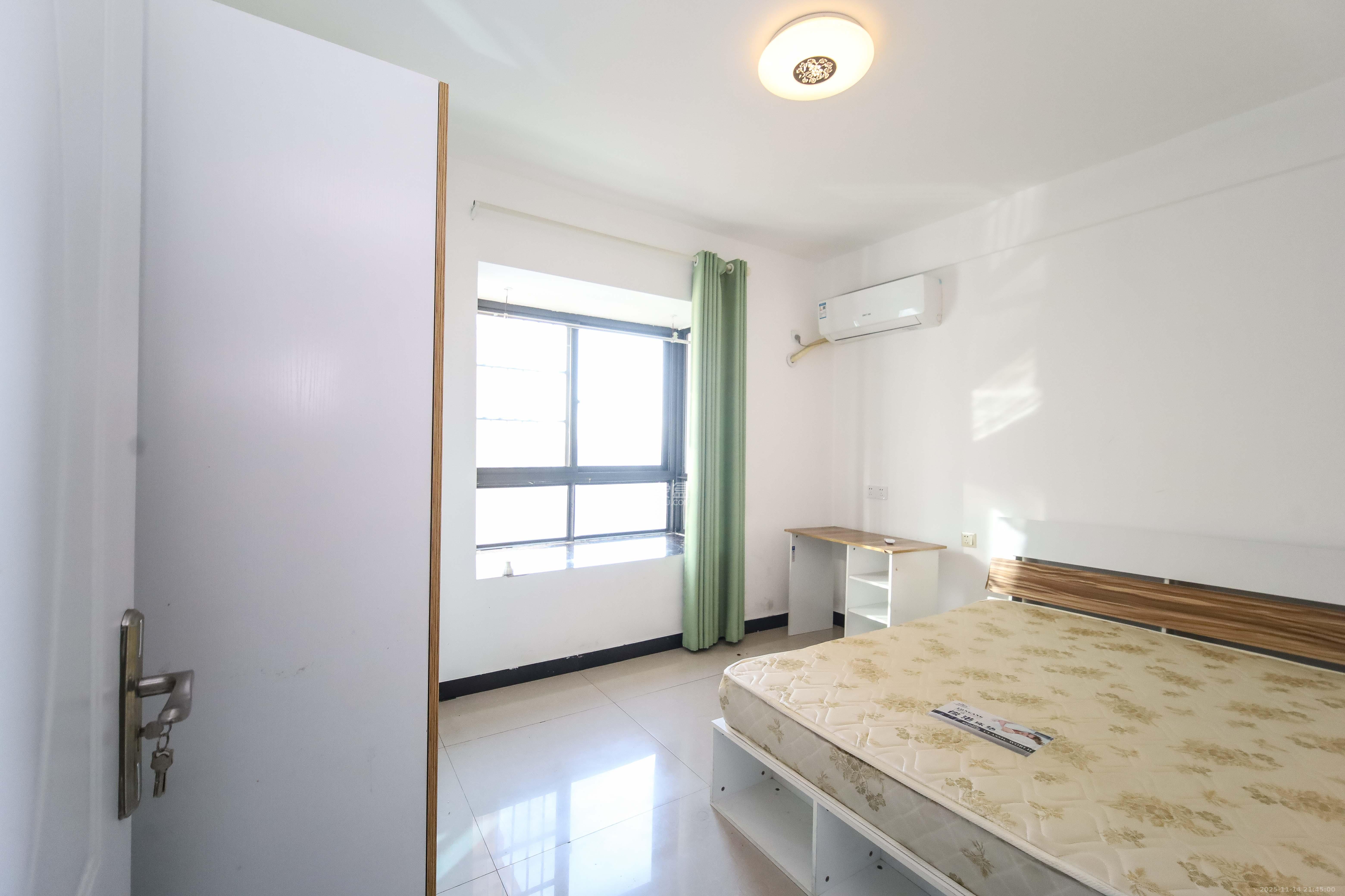 华城广场 2室1厅1卫 69.8万 华城广场 2室1厅1卫 69.8万卧室