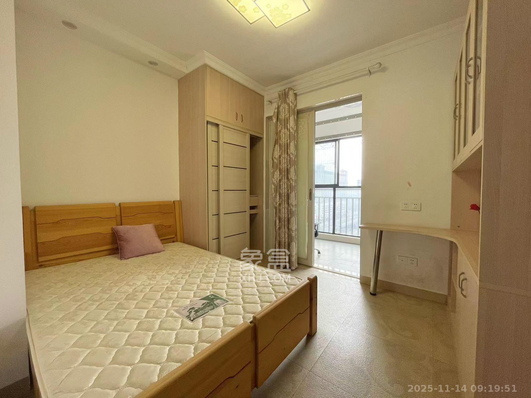 百纳广场（百纳公寓）  3室1厅1卫    3000.0元/月室内图