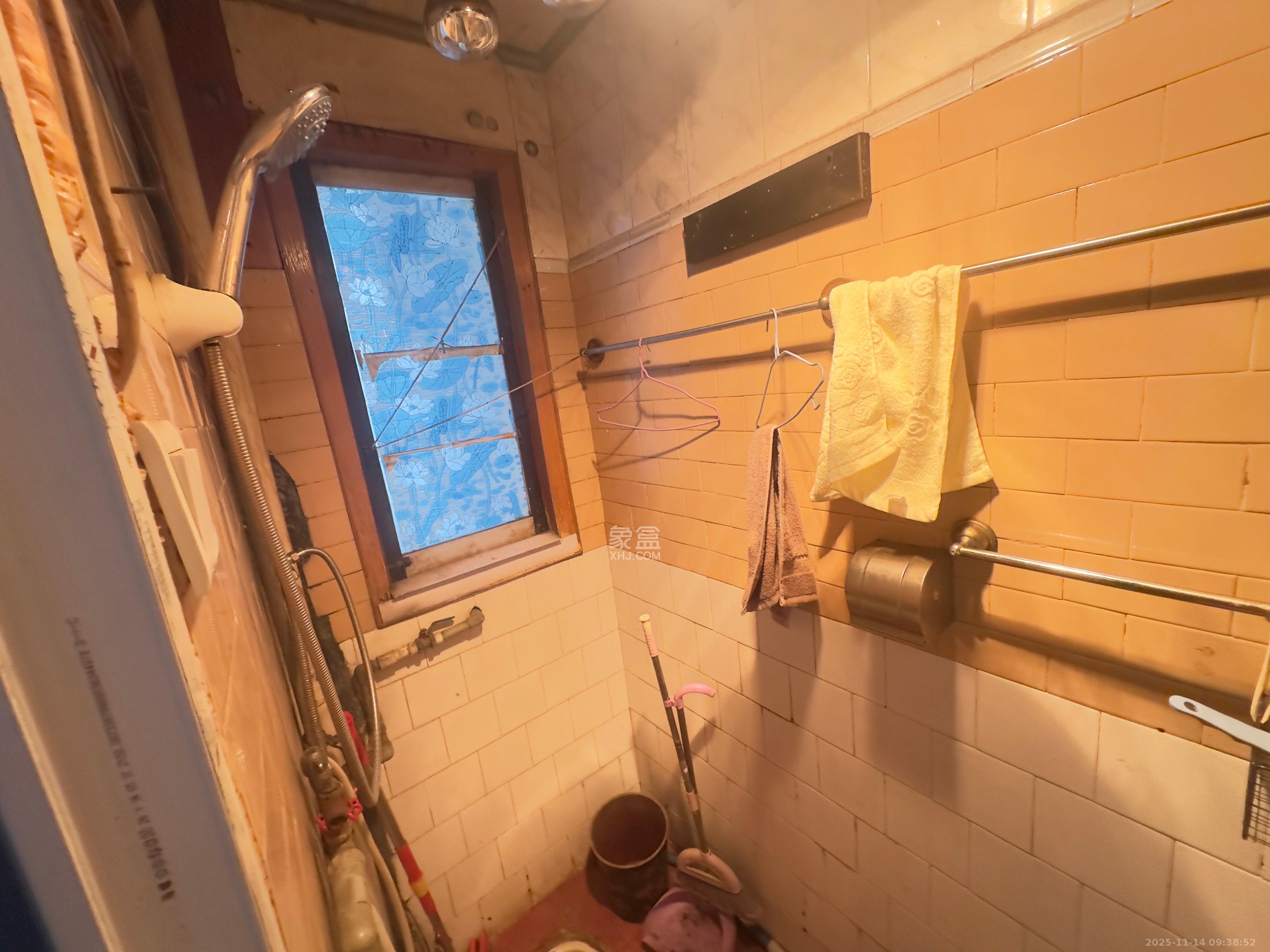 人民东路、人民中路散盘  3室1厅1卫    1100.0元/月室内图