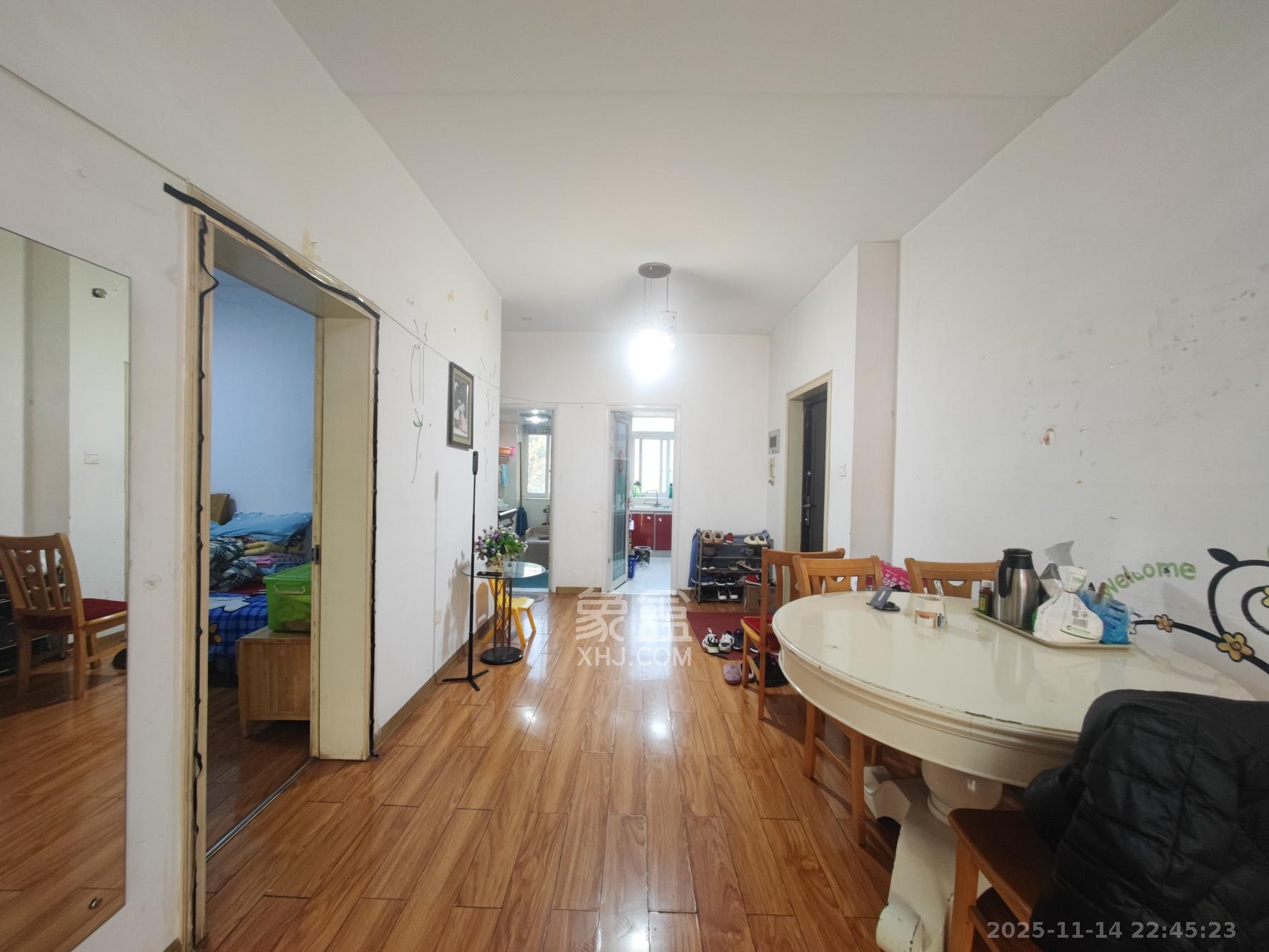 鄱阳小区  3室2厅2卫    65.0万其他