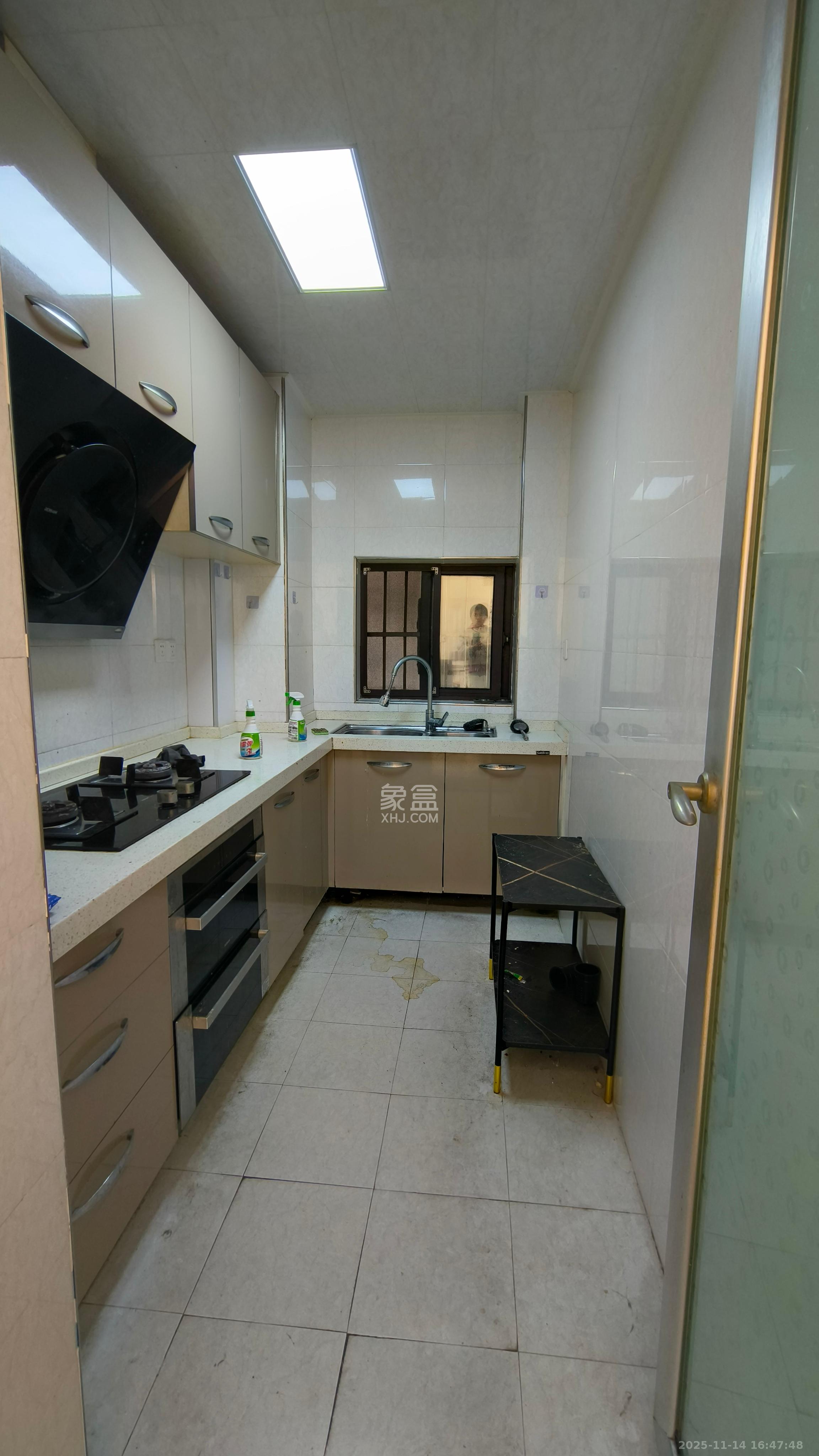 绿地中央广场 3室2厅1卫 2700.0元/月 绿地中央广场 3室2厅1卫 2700.0元/月室内图