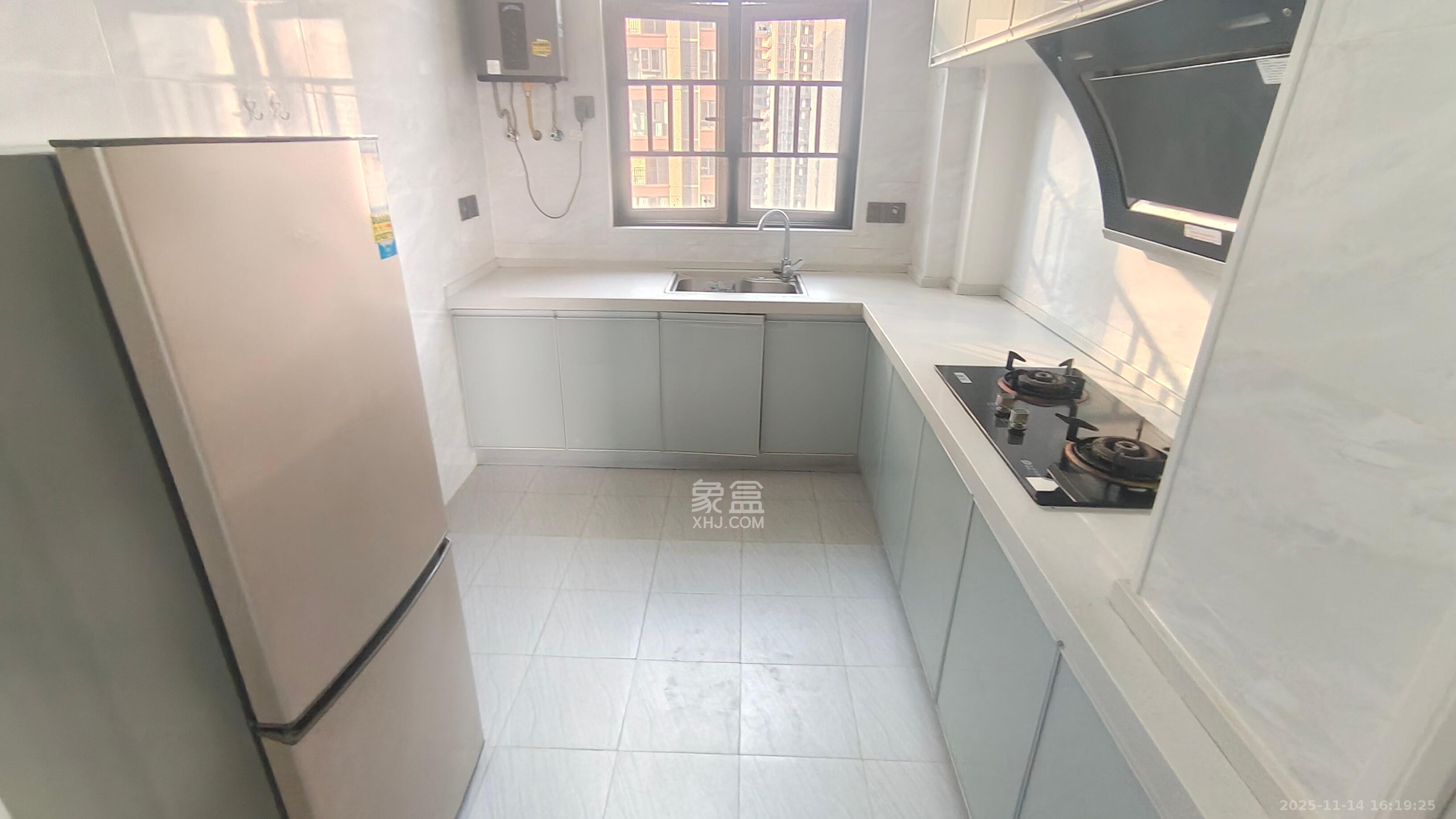 中建钰和城  3室2厅2卫    3200.0元/月室内图