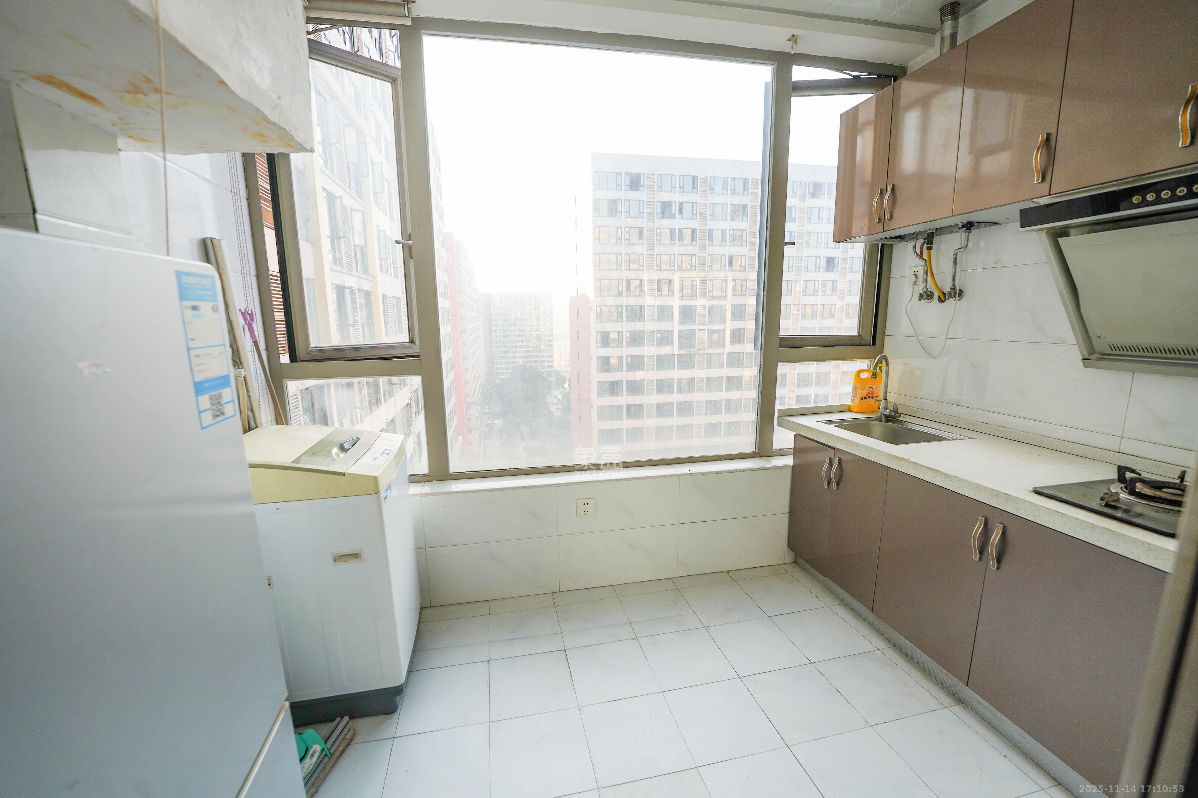 怡海星城  1室1厅1卫    12.5万厨房