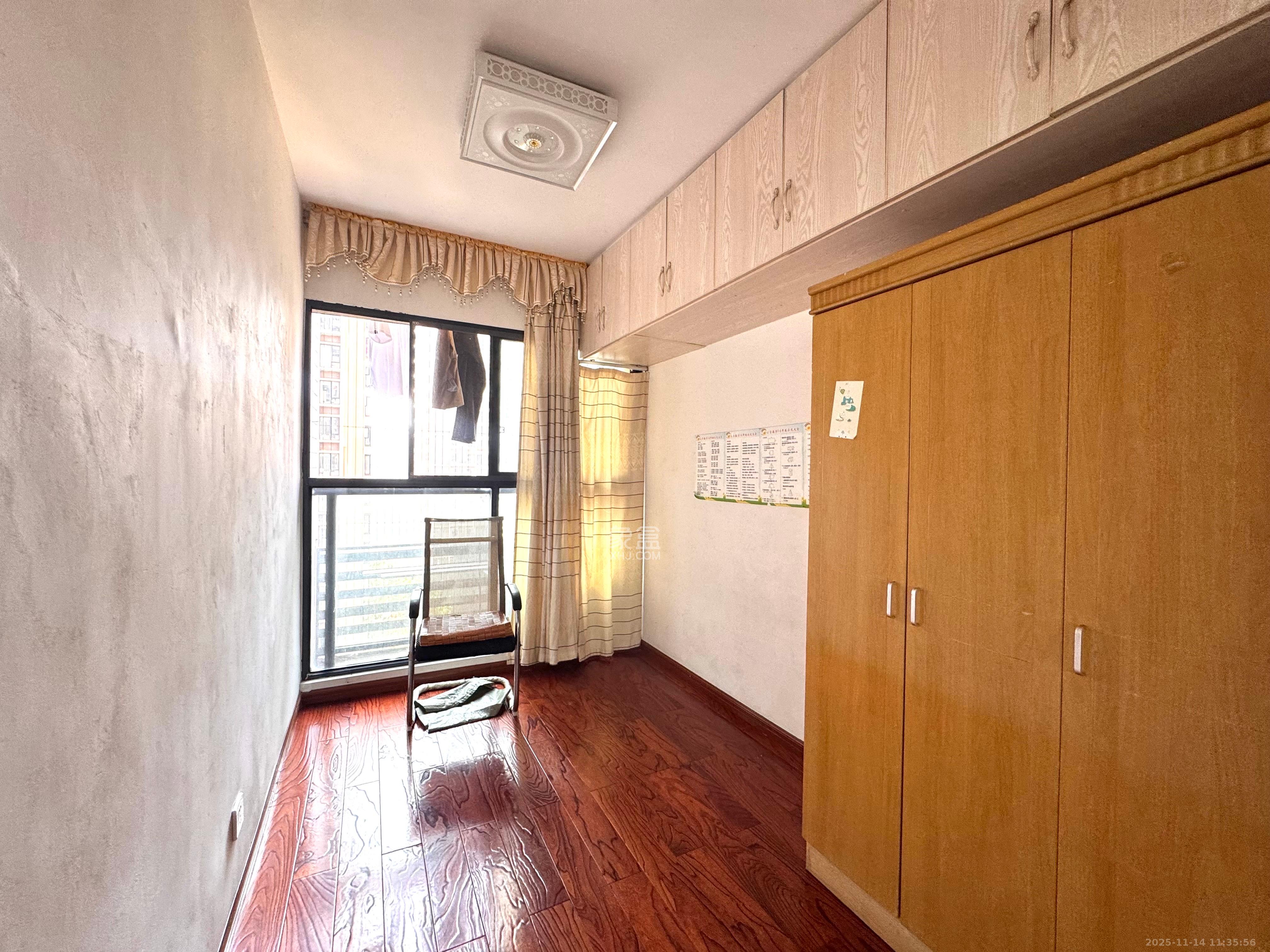 蓝山郡 3室2厅1卫 2100.0元/月 蓝山郡 3室2厅1卫 2100.0元/月室内图