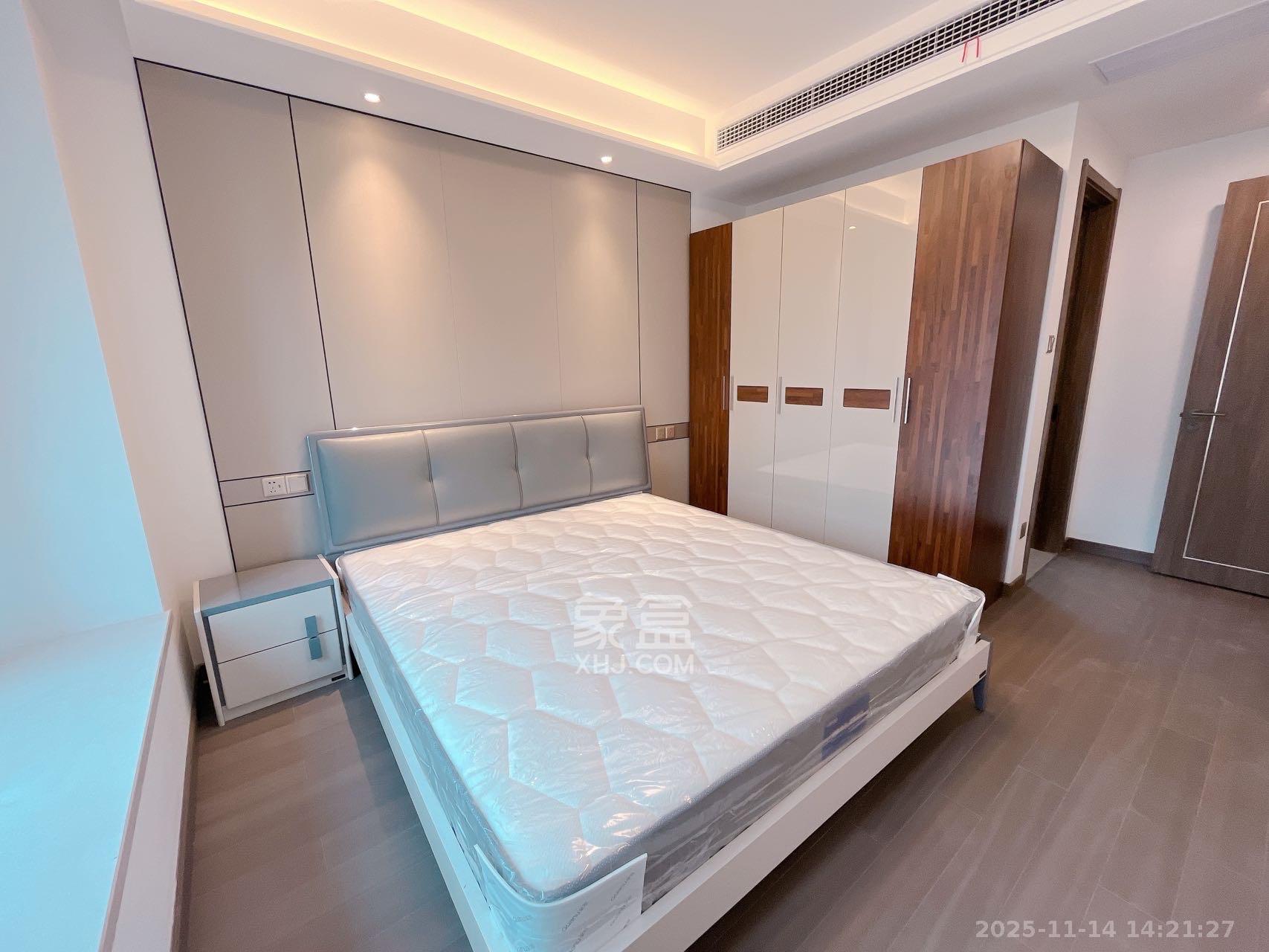 龙湖春江天玺  3室2厅2卫    4300.0元/月室内图