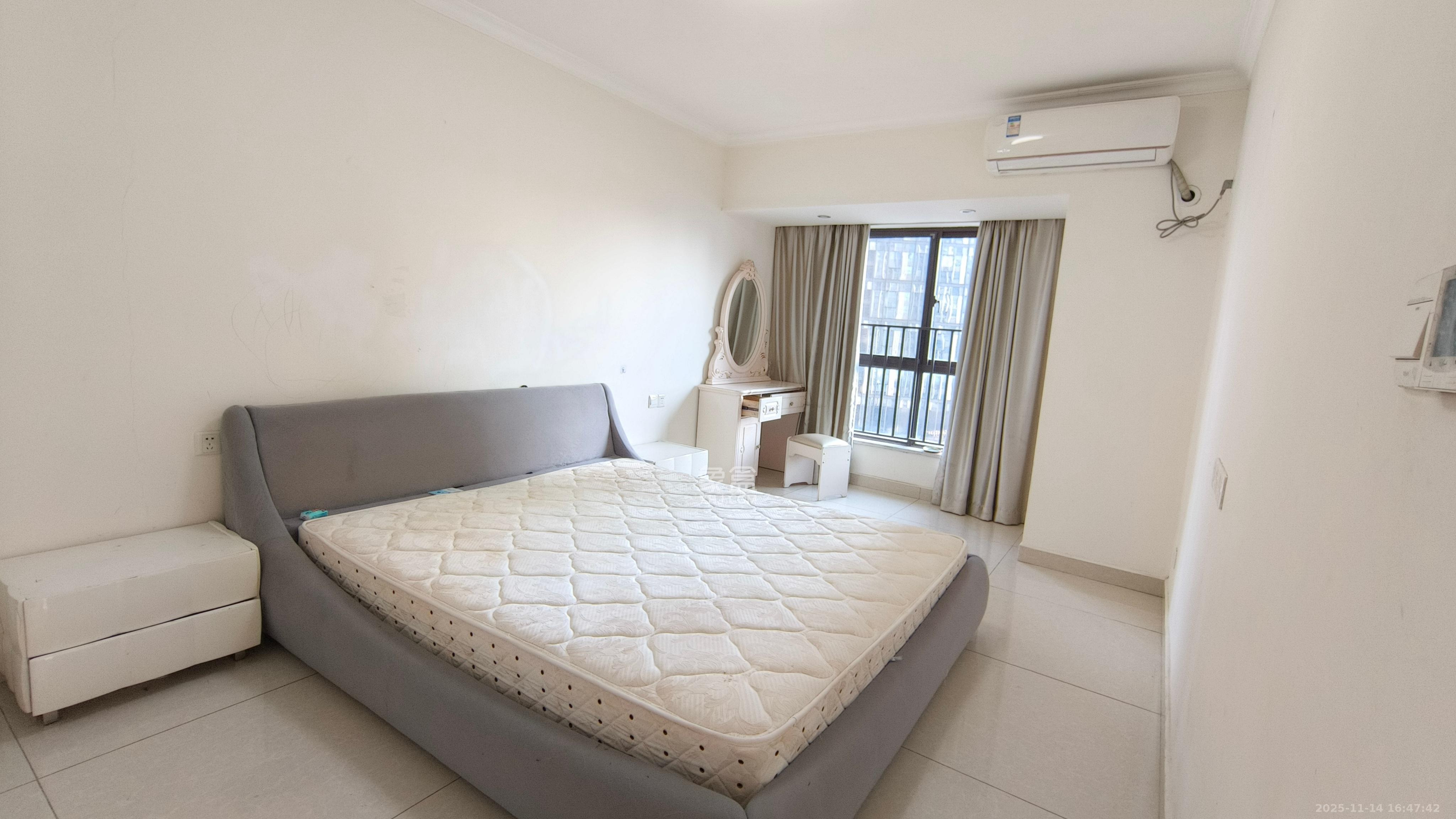 绿地中央广场 3室2厅1卫 2700.0元/月 绿地中央广场 3室2厅1卫 2700.0元/月室内图