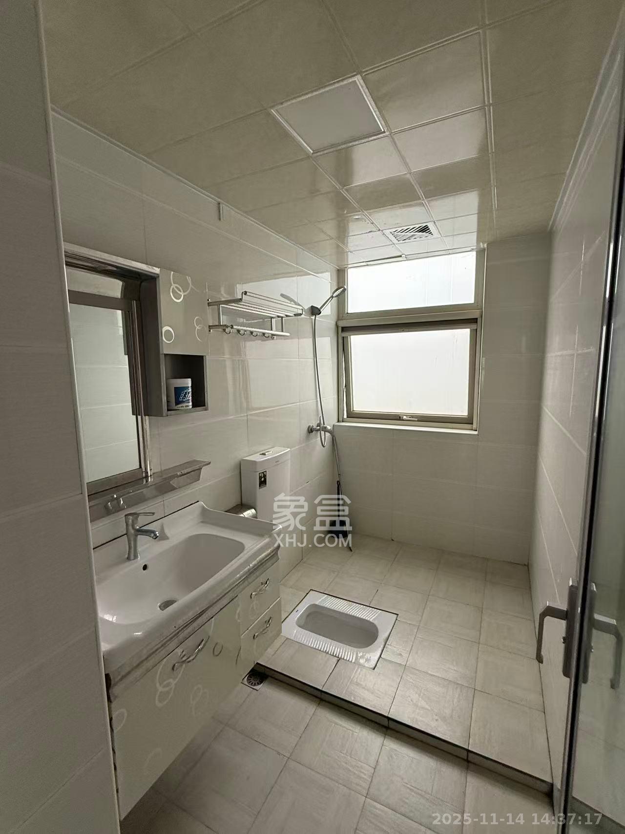 北辰三角洲E5区  3室2厅2卫    3500.0元/月室内图