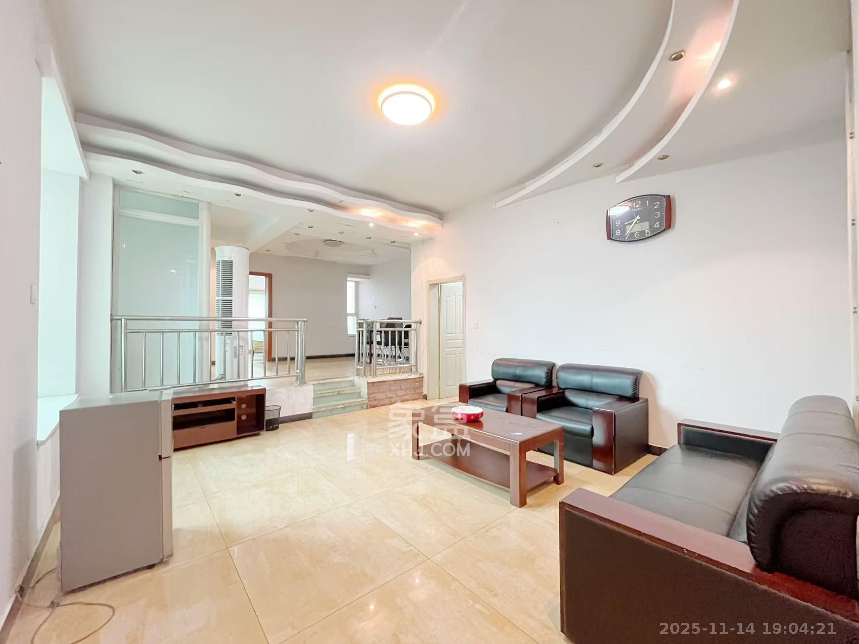 兴威名城  2室2厅1卫    2200.0元/月