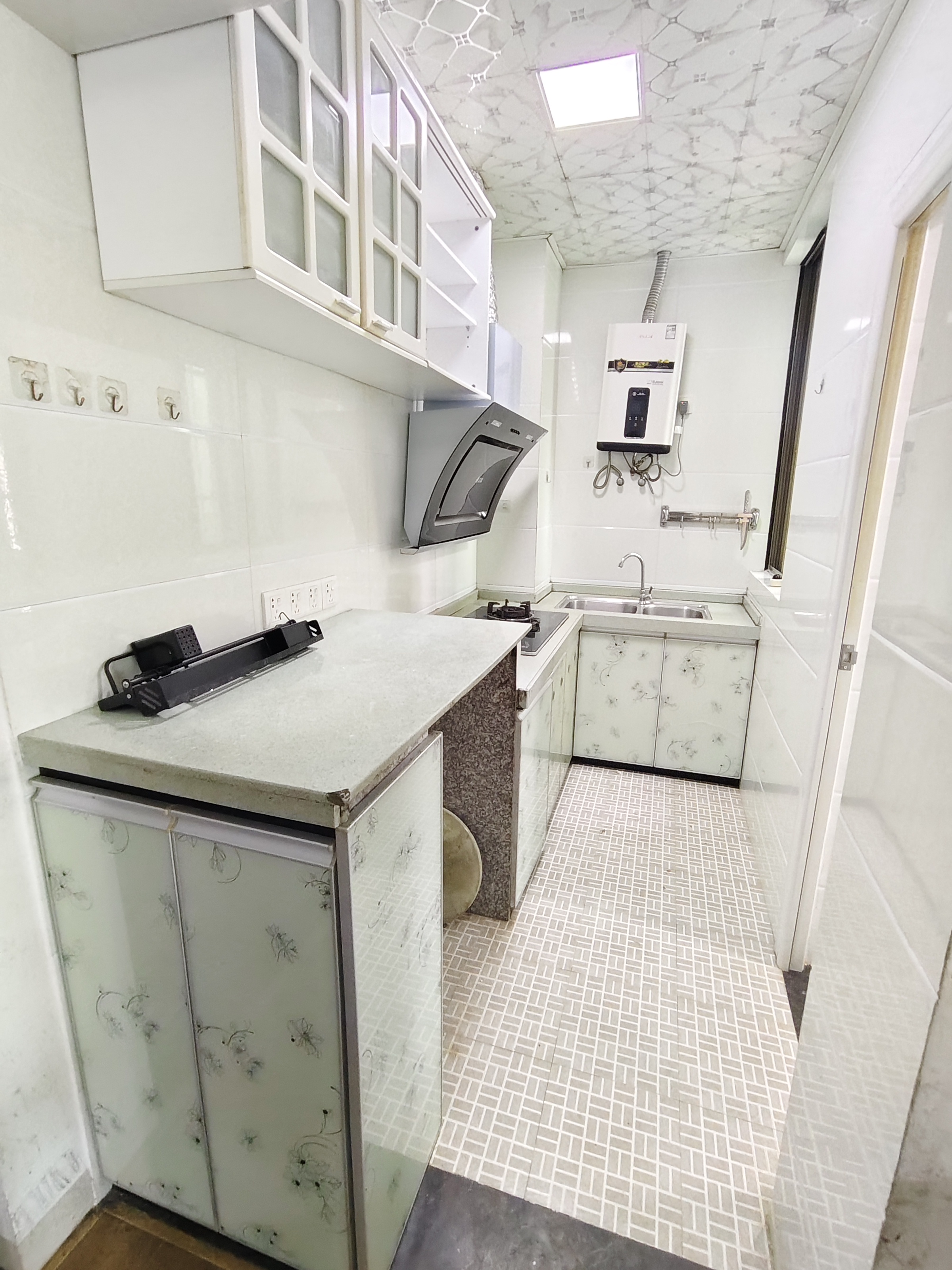 南海花园  2室2厅1卫    1800.0元/月室内图