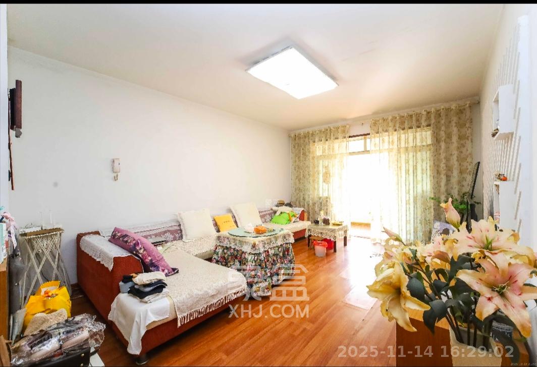 新桥小区  2室2厅1卫    2000.0元/月室内图