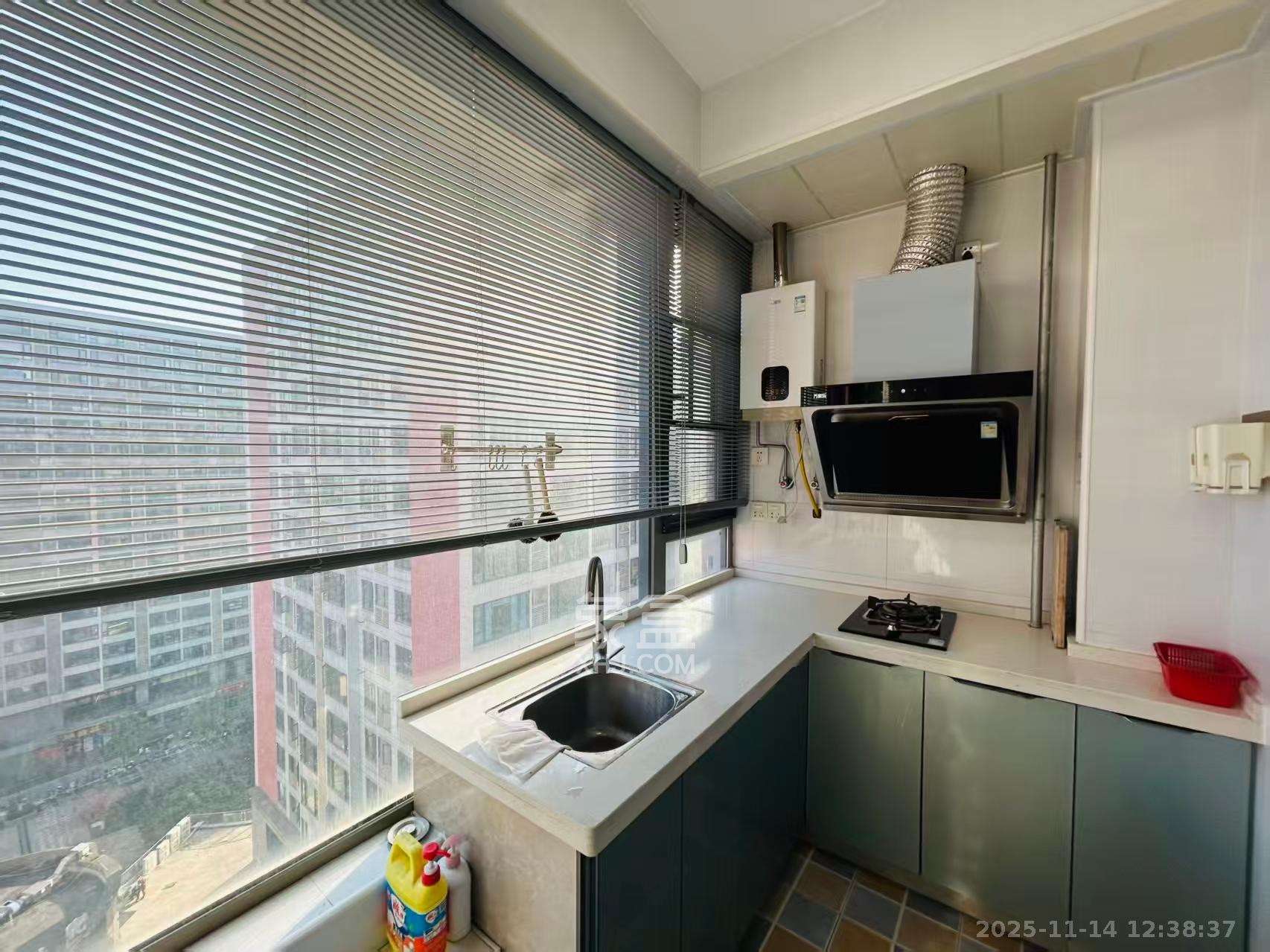 怡海星城  1室1厅1卫    1200.0元/月室内图