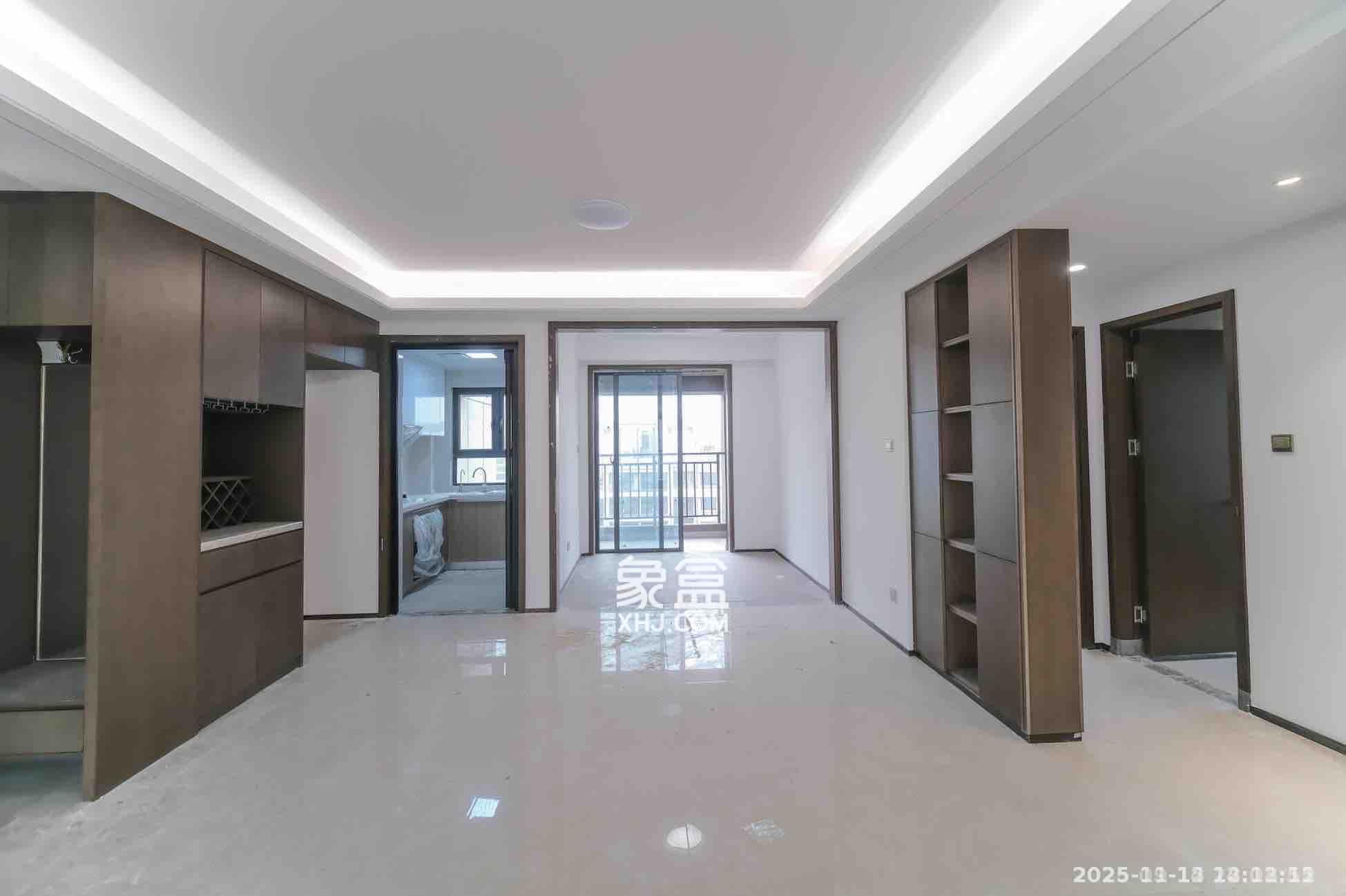 荣盛城 3室2厅2卫 1800.0元/月 荣盛城 3室2厅2卫 1800.0元/月室内图