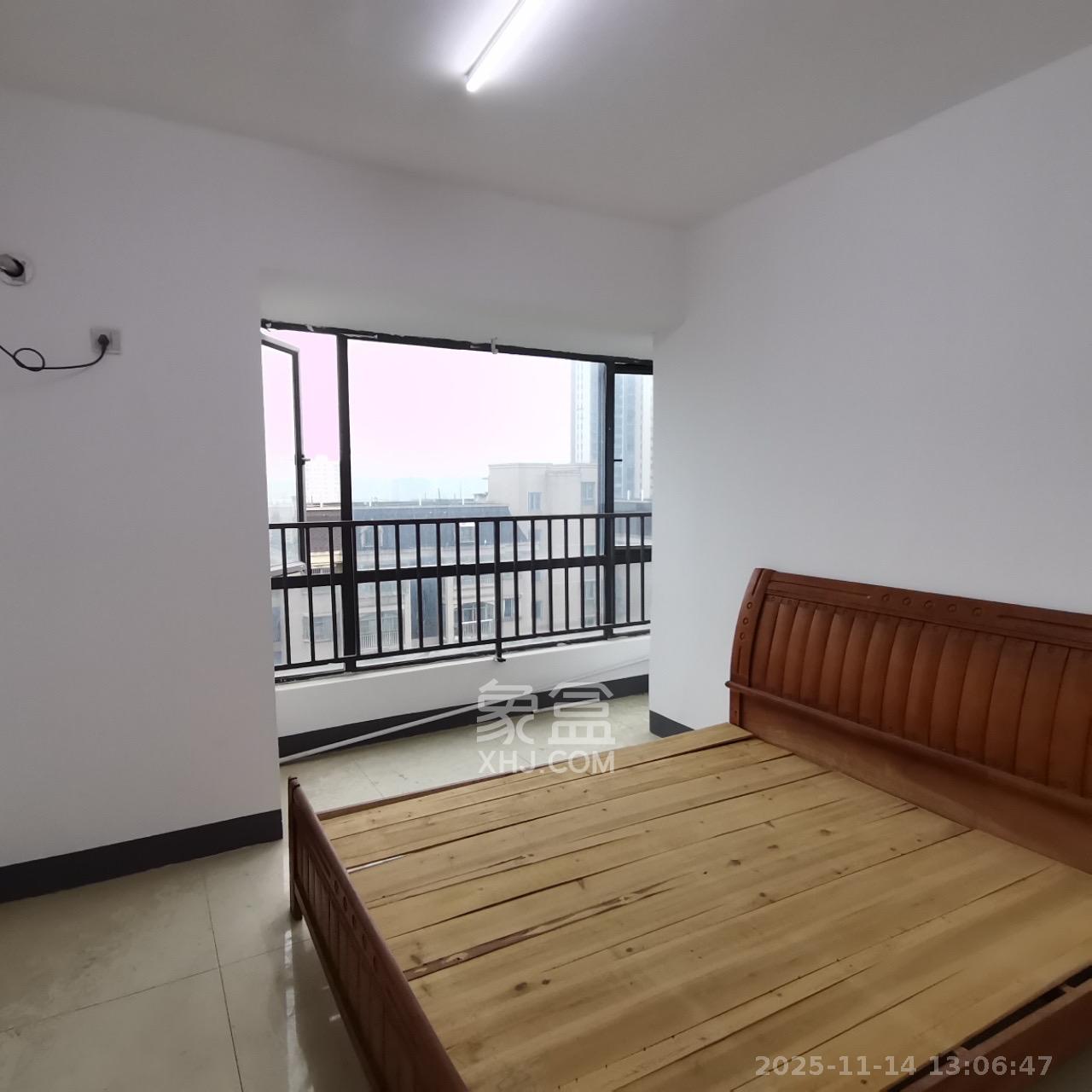 通用时代国际社区  3室2厅2卫    2800.0元/月室内图