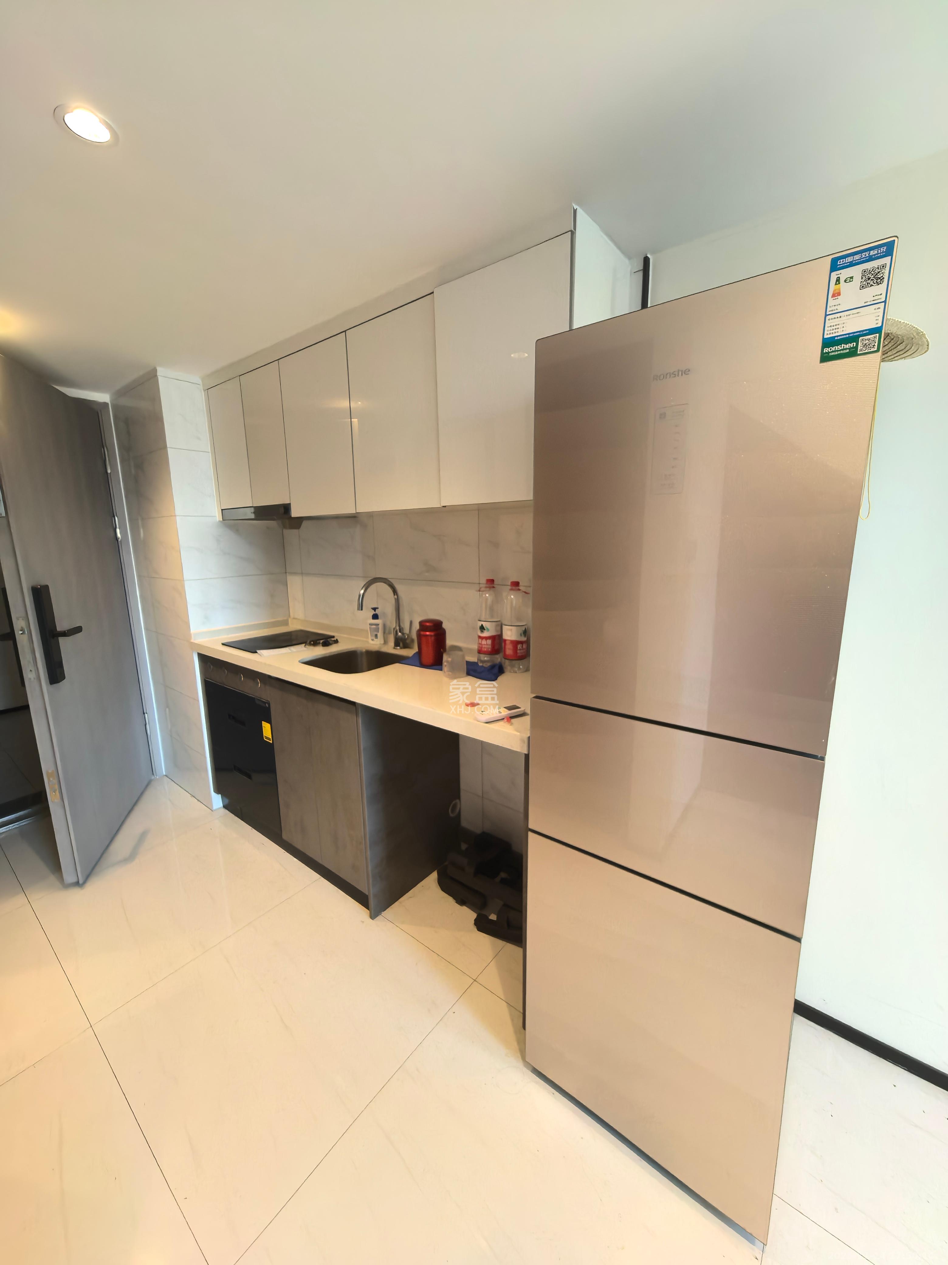 藏珑湖上公馆  1室1厅1卫    2000.0元/月室内图