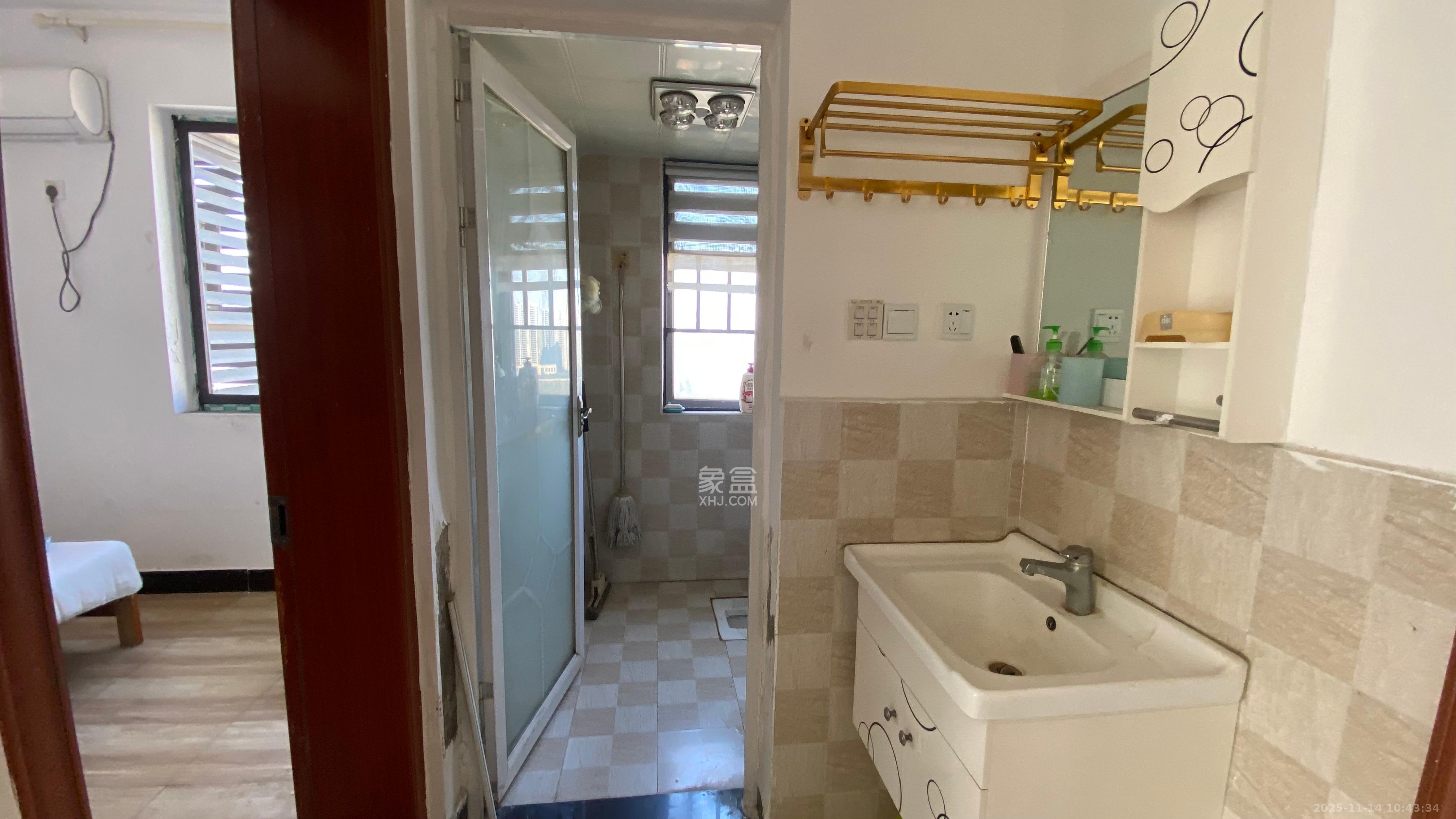 雨花公馆(紫苔名苑)  3室2厅2卫    2500.0元/月室内图