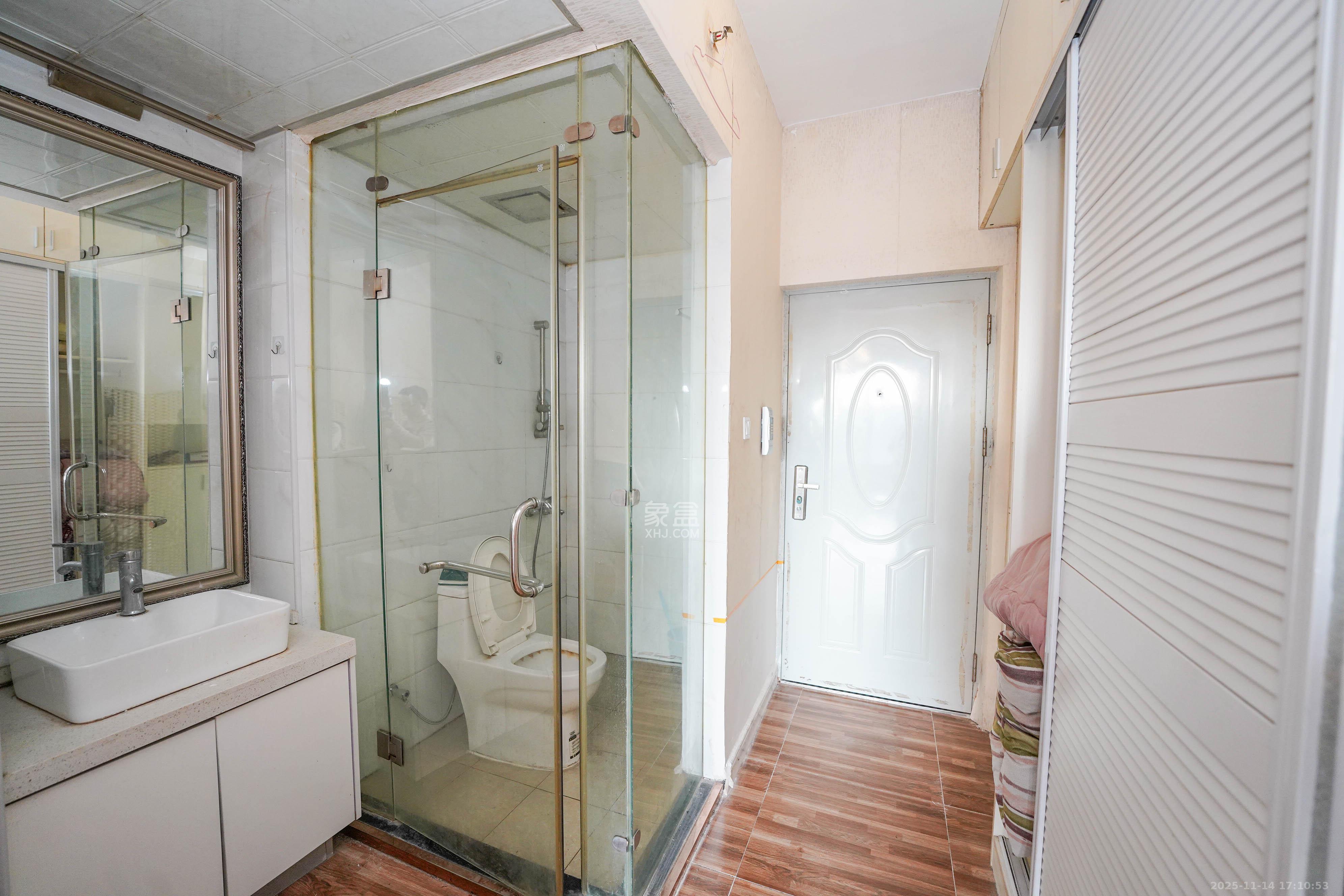 怡海星城  1室1厅1卫    12.5万卫生间