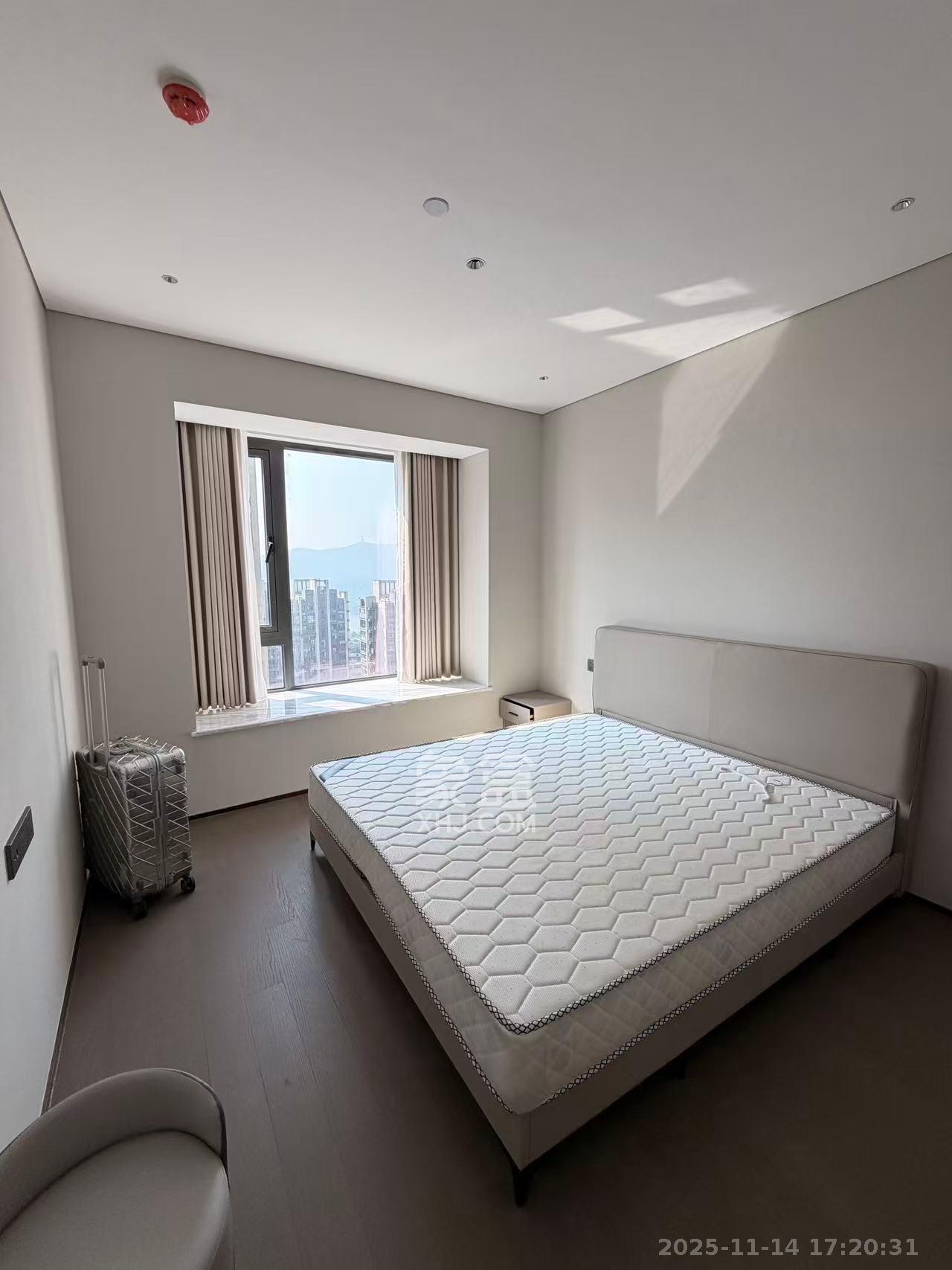 长沙悦府(华润万象城) 3室2厅3卫 12000.0元/月 长沙悦府(华润万象城) 3室2厅3卫 12000.0元/月室内图