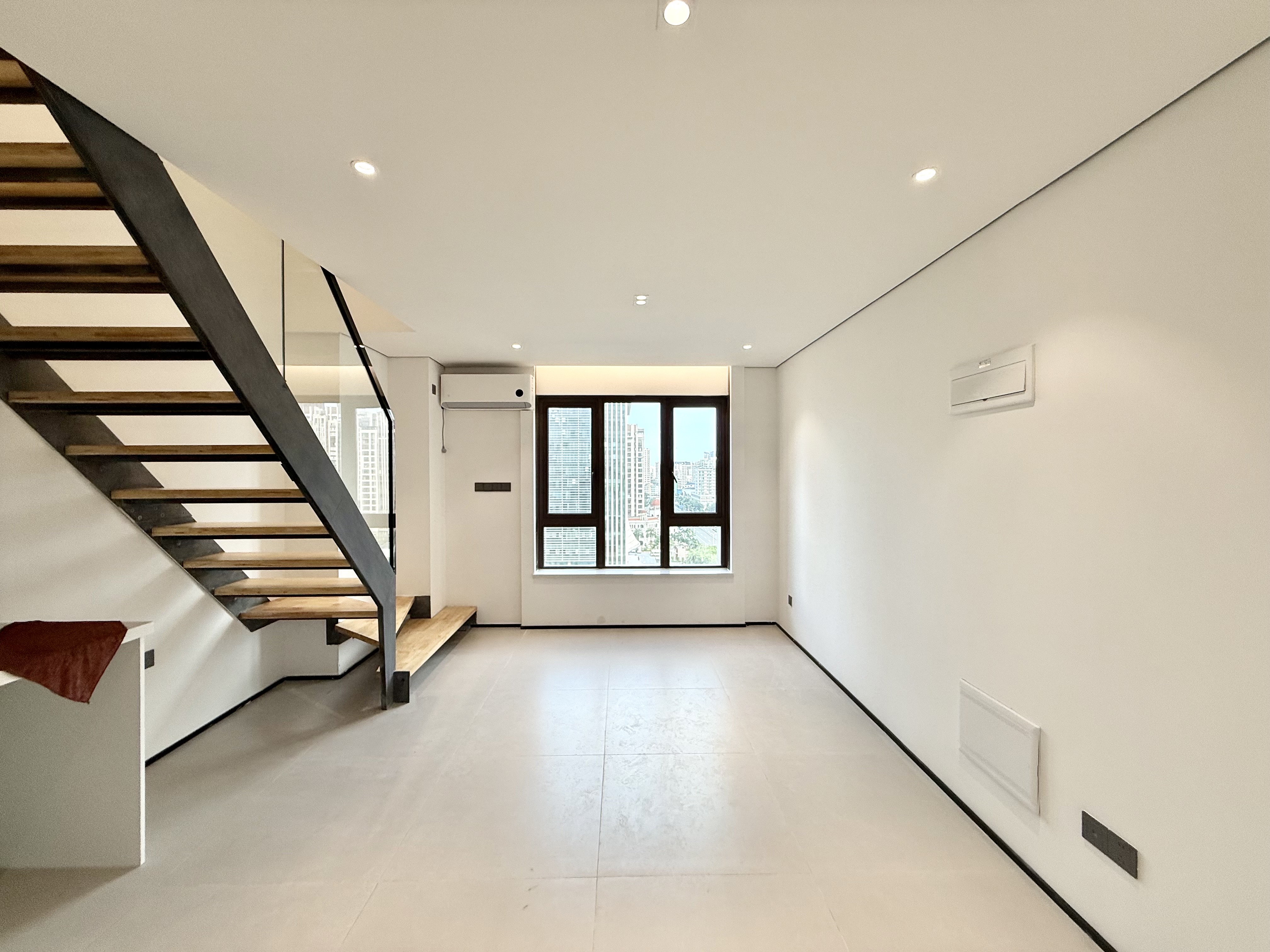 海航豪庭南苑  1室1厅2卫    3200.0元/月室内图