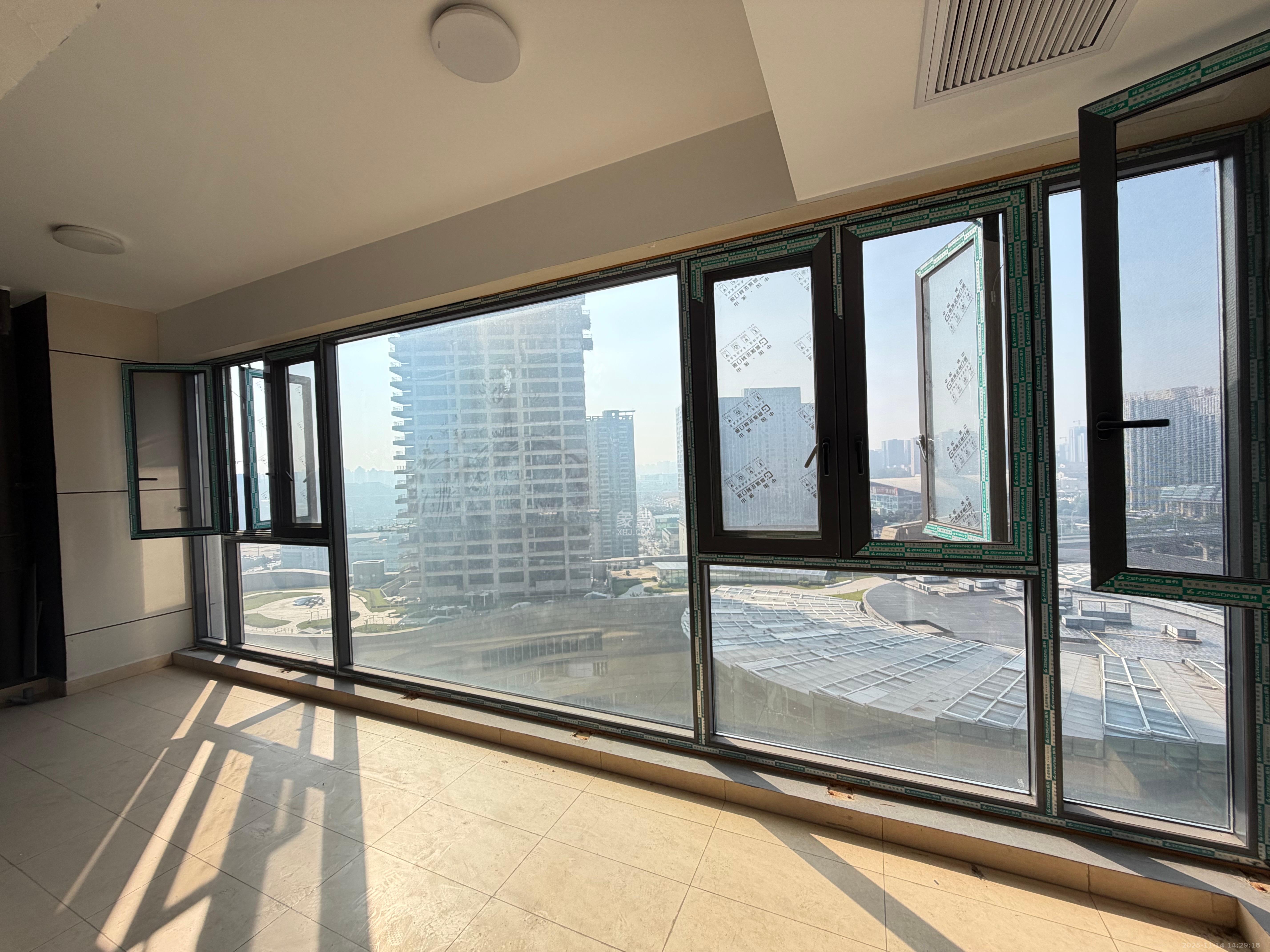 长房星城天地  3室1厅2卫    4100.0元/月室内图