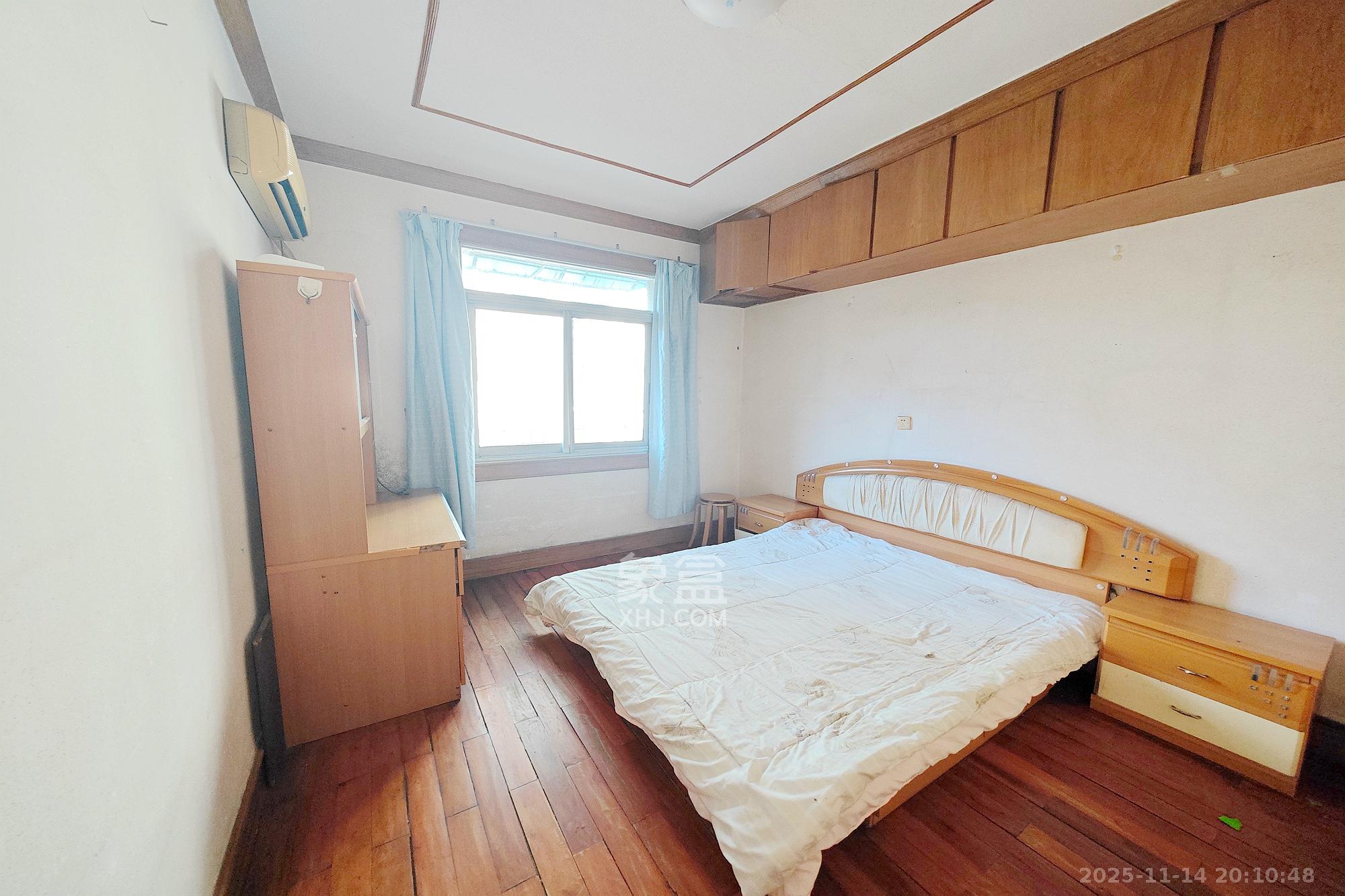 长钢宿舍小区 2室2厅1卫 32.0万 长钢宿舍小区 2室2厅1卫 32.0万卧室