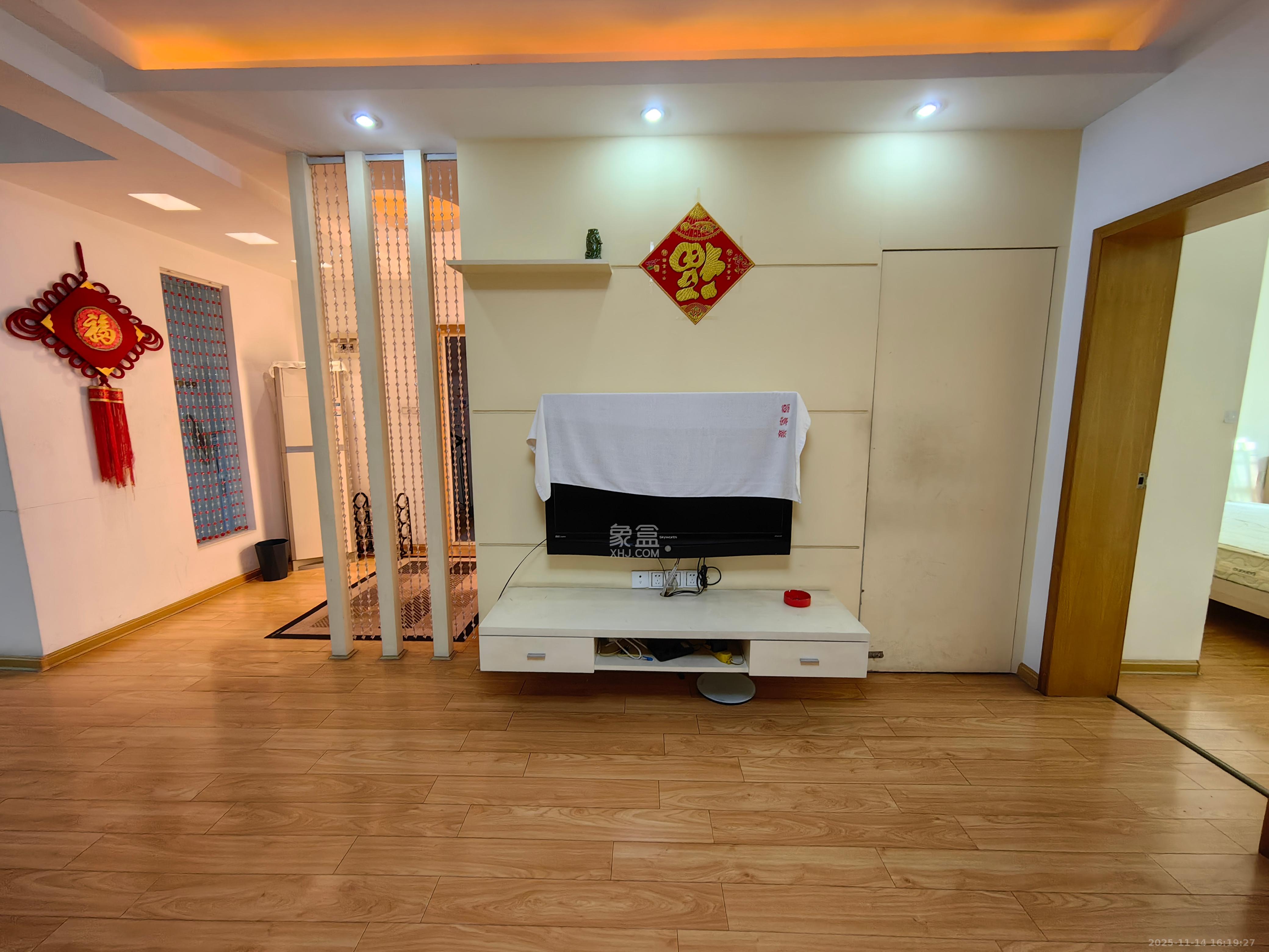 中南汽车世界 3室2厅1卫 1300.0元/月 中南汽车世界 3室2厅1卫 1300.0元/月室内图