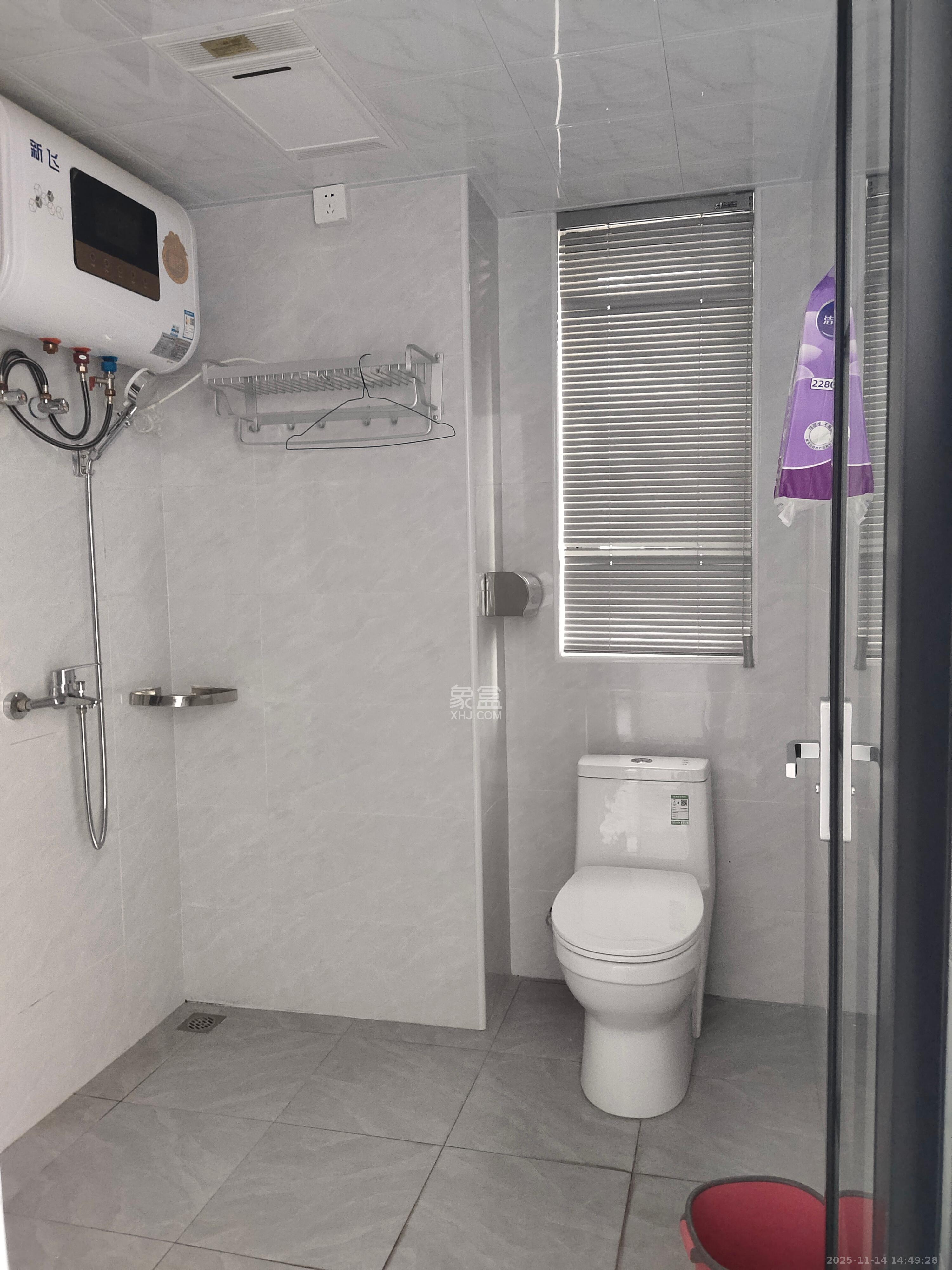 恒大江湾  3室2厅2卫    3000.0元/月室内图