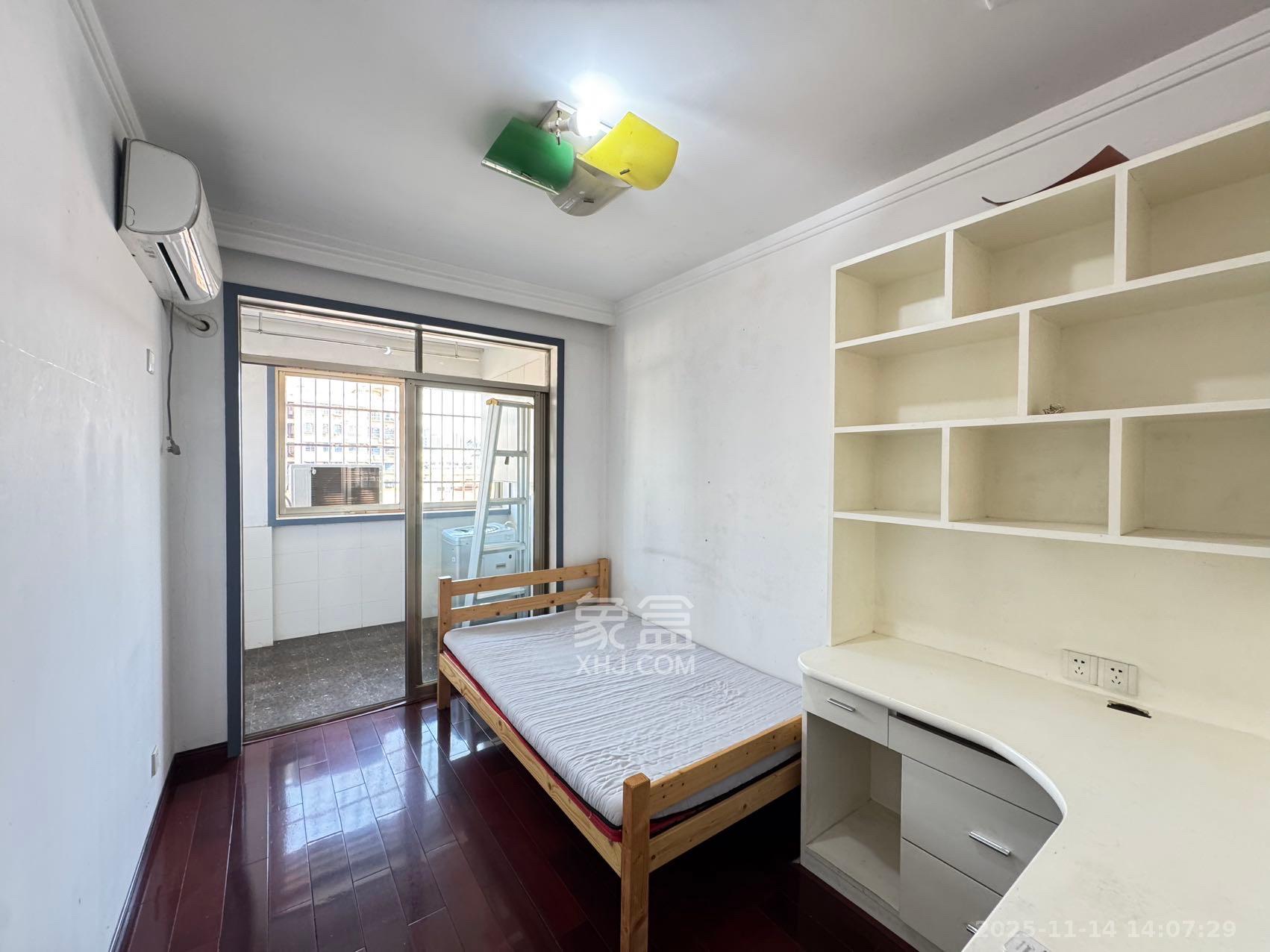 佳天雅苑  3室2厅1卫    2400.0元/月室内图