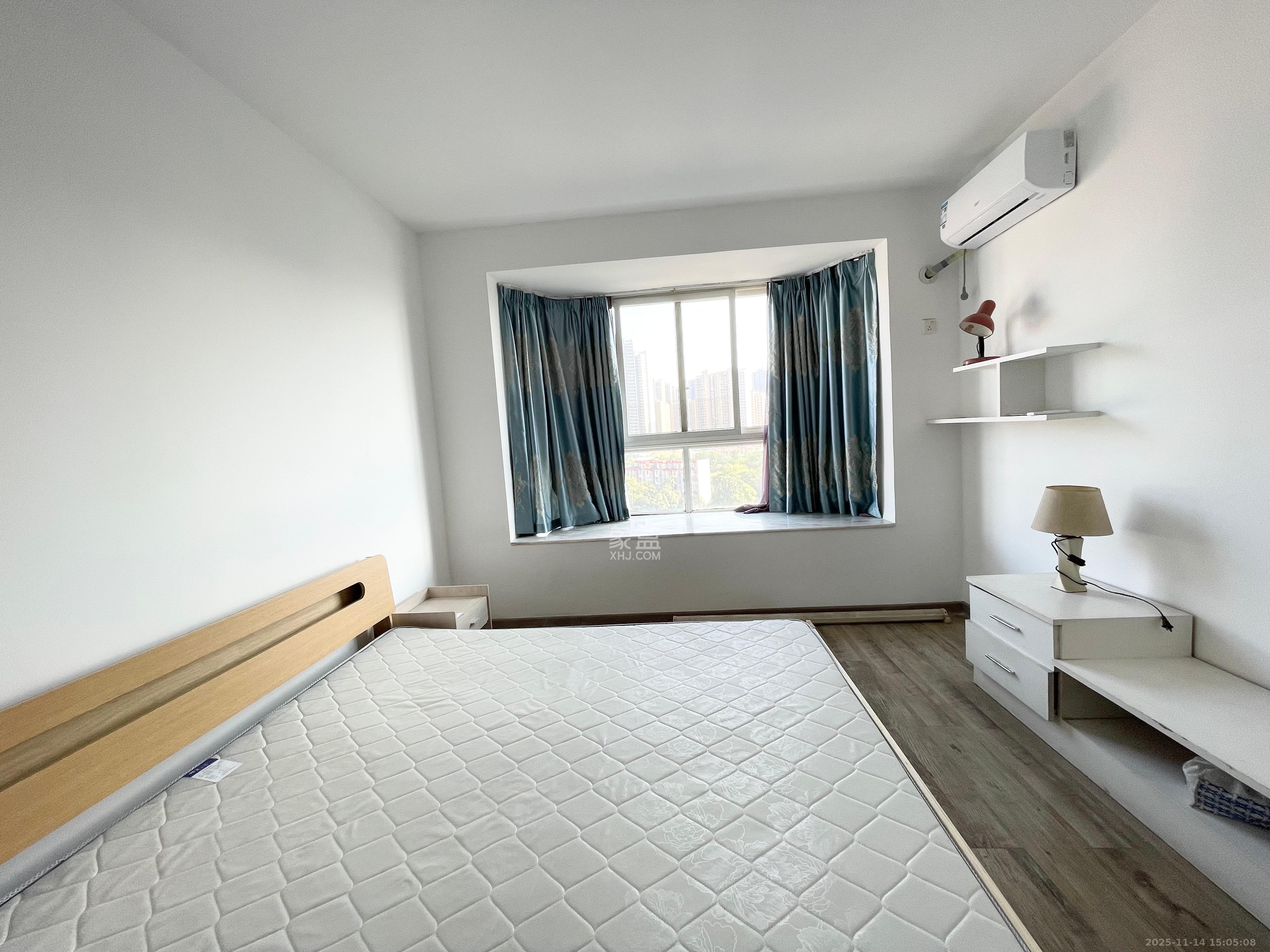 丽江翠园  3室2厅2卫    1500.0元/月室内图