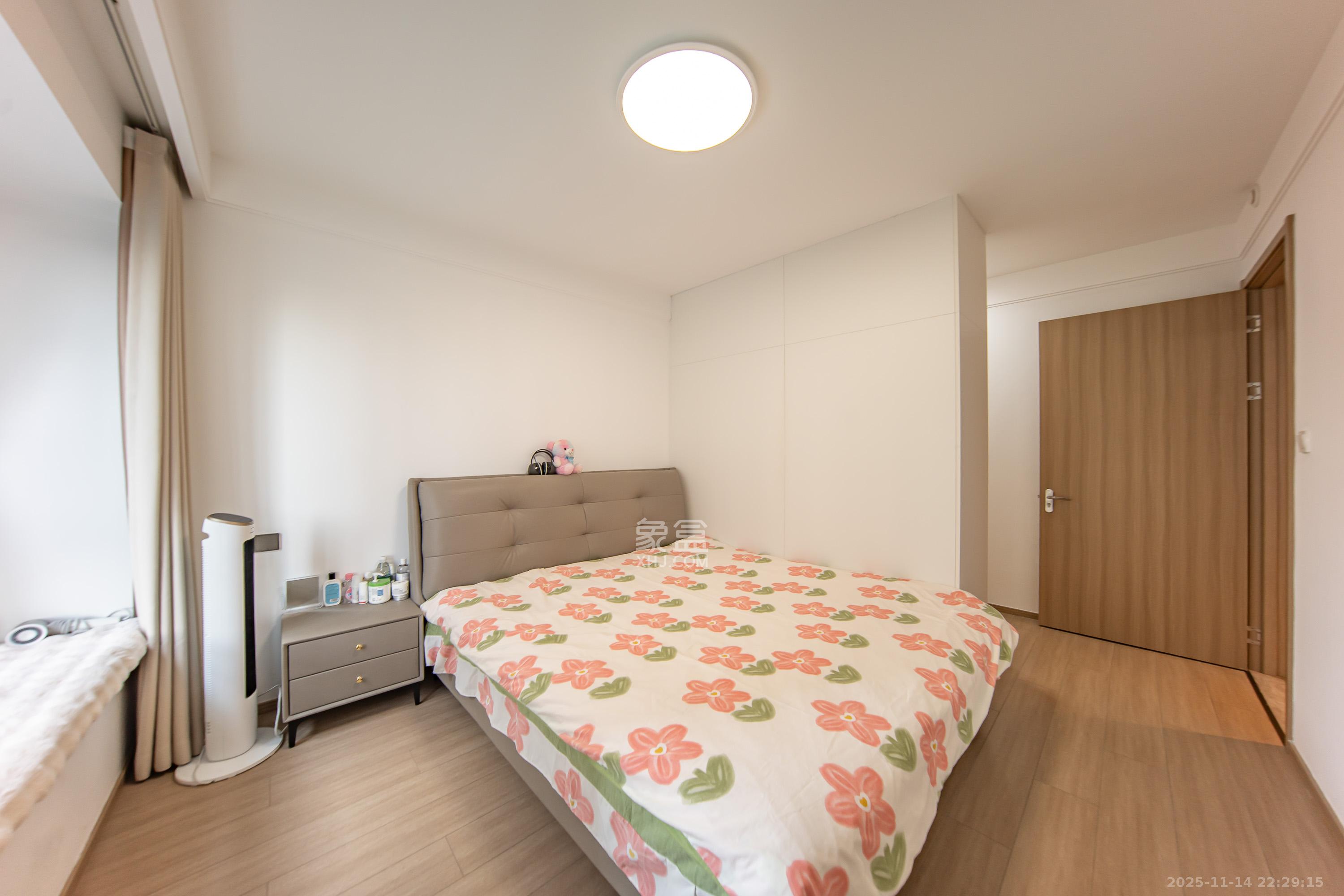 华润凯旋门一期 3室2厅2卫 145.0万 华润凯旋门一期 3室2厅2卫 145.0万卧室