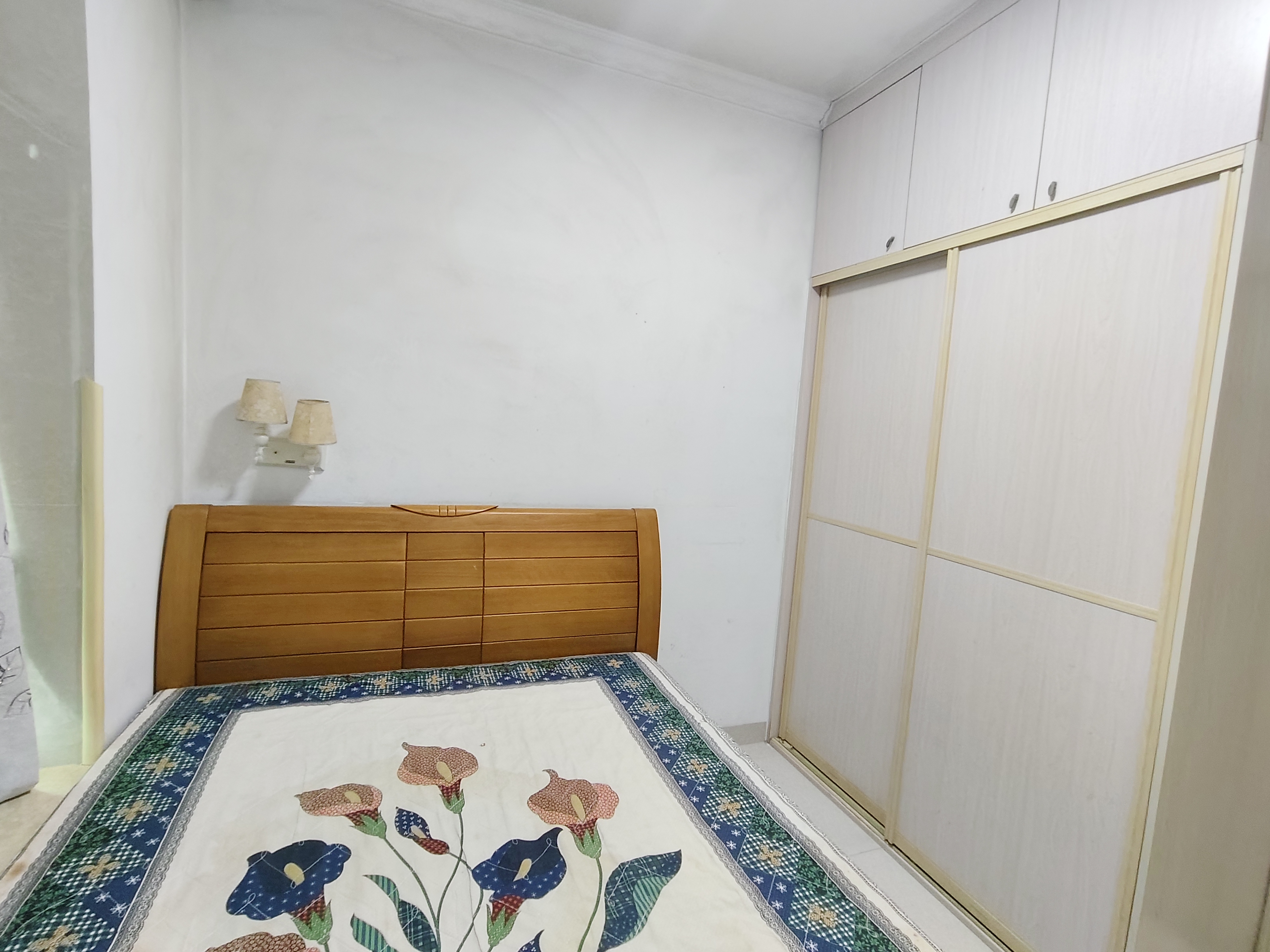 南海花园  2室2厅1卫    1800.0元/月室内图