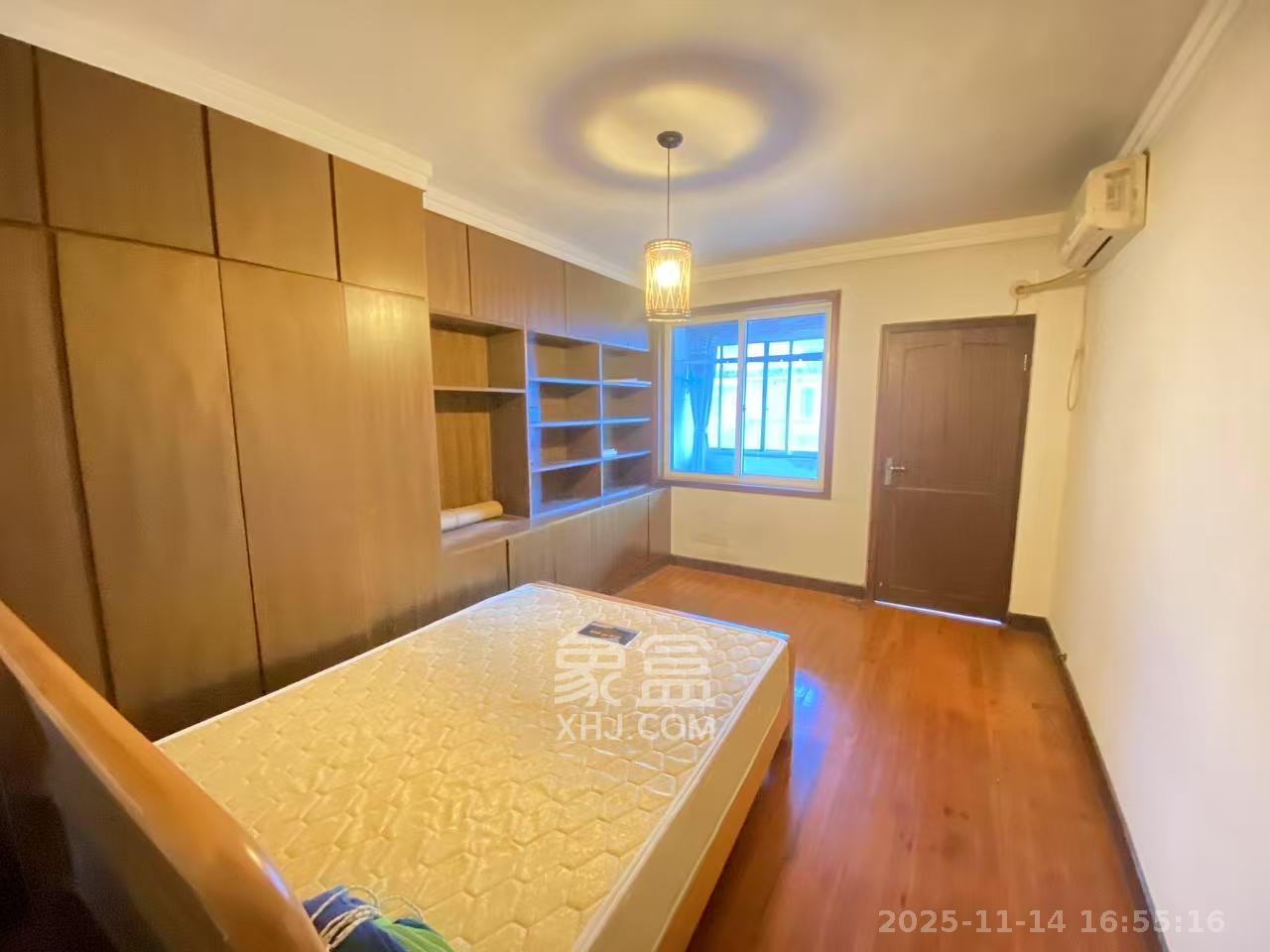 楚湘街二条巷散盘  3室2厅1卫    2600.0元/月室内图