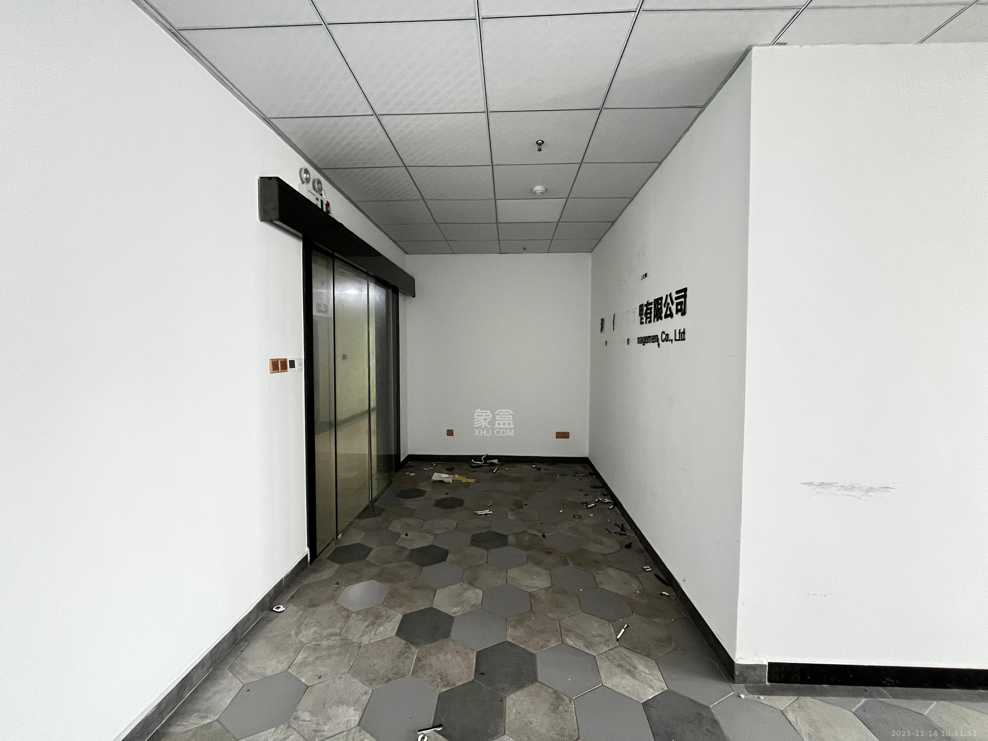 华润置地广场一期   262.0㎡      12000.0元/月室内图