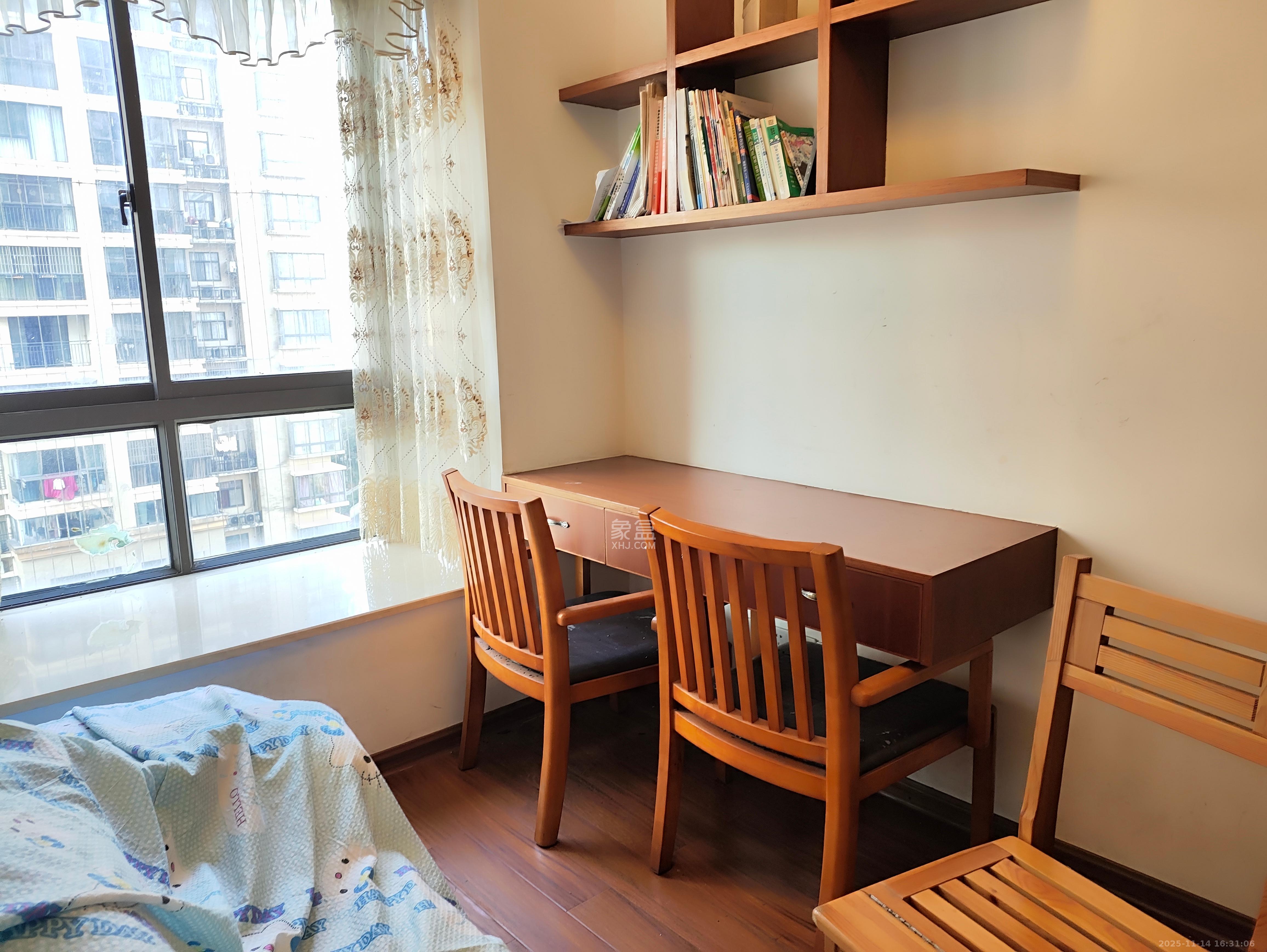 钱隆樽品(一、二、三期)  3室2厅2卫    2500.0元/月室内图