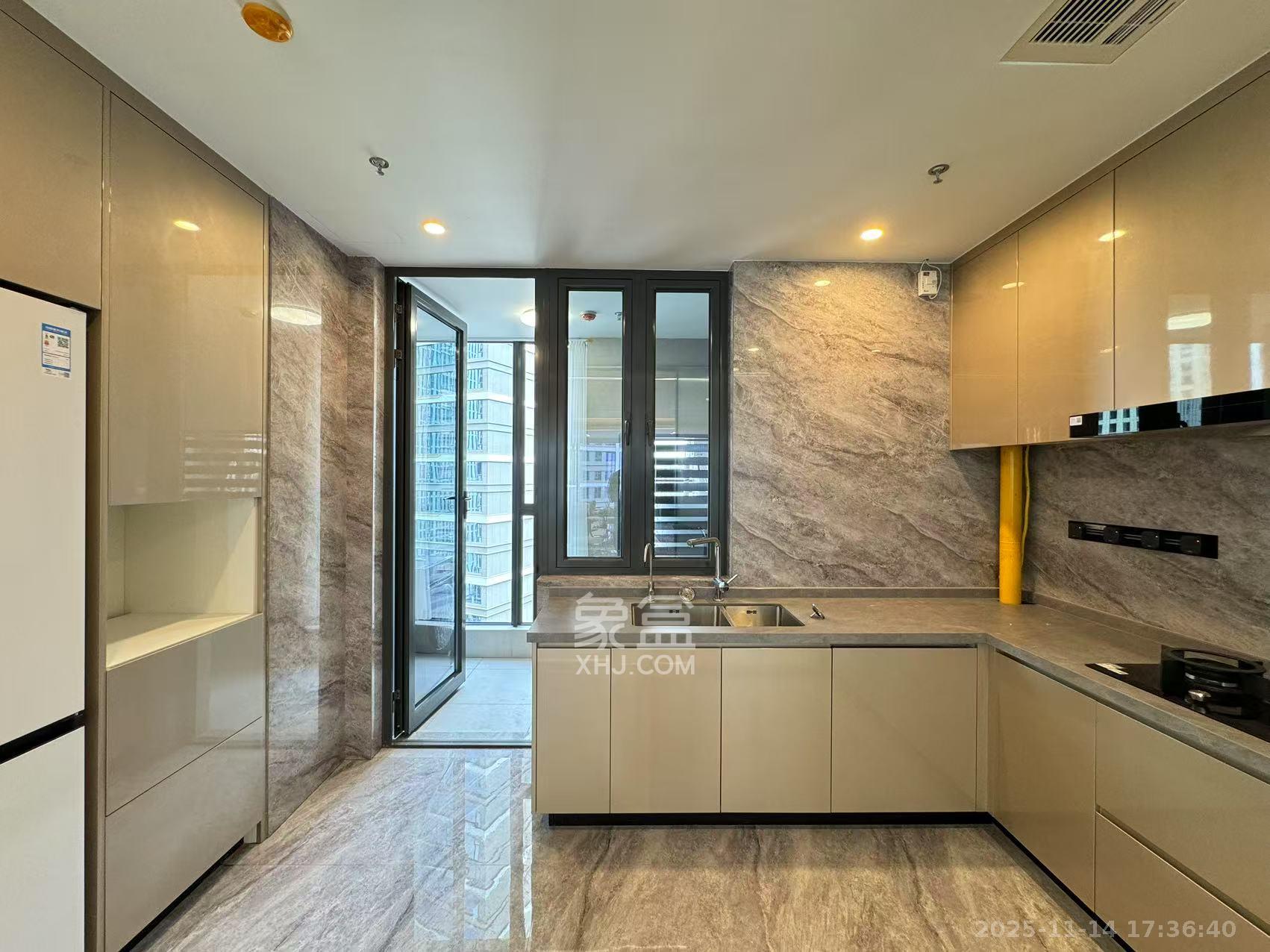 旭辉铂悦湘江  4室2厅4卫    16800.0元/月室内图